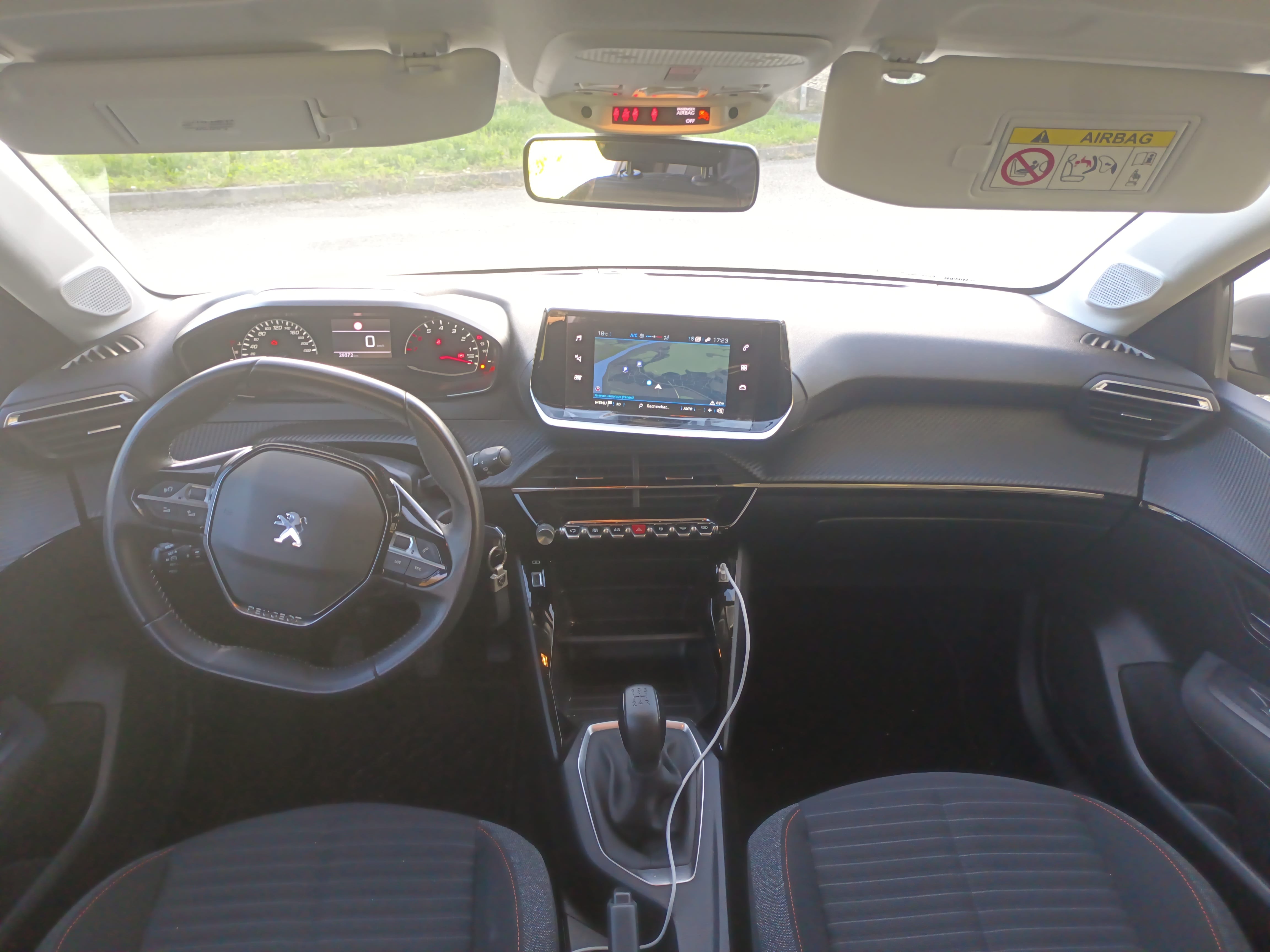 Peugeot 208 avec GPS