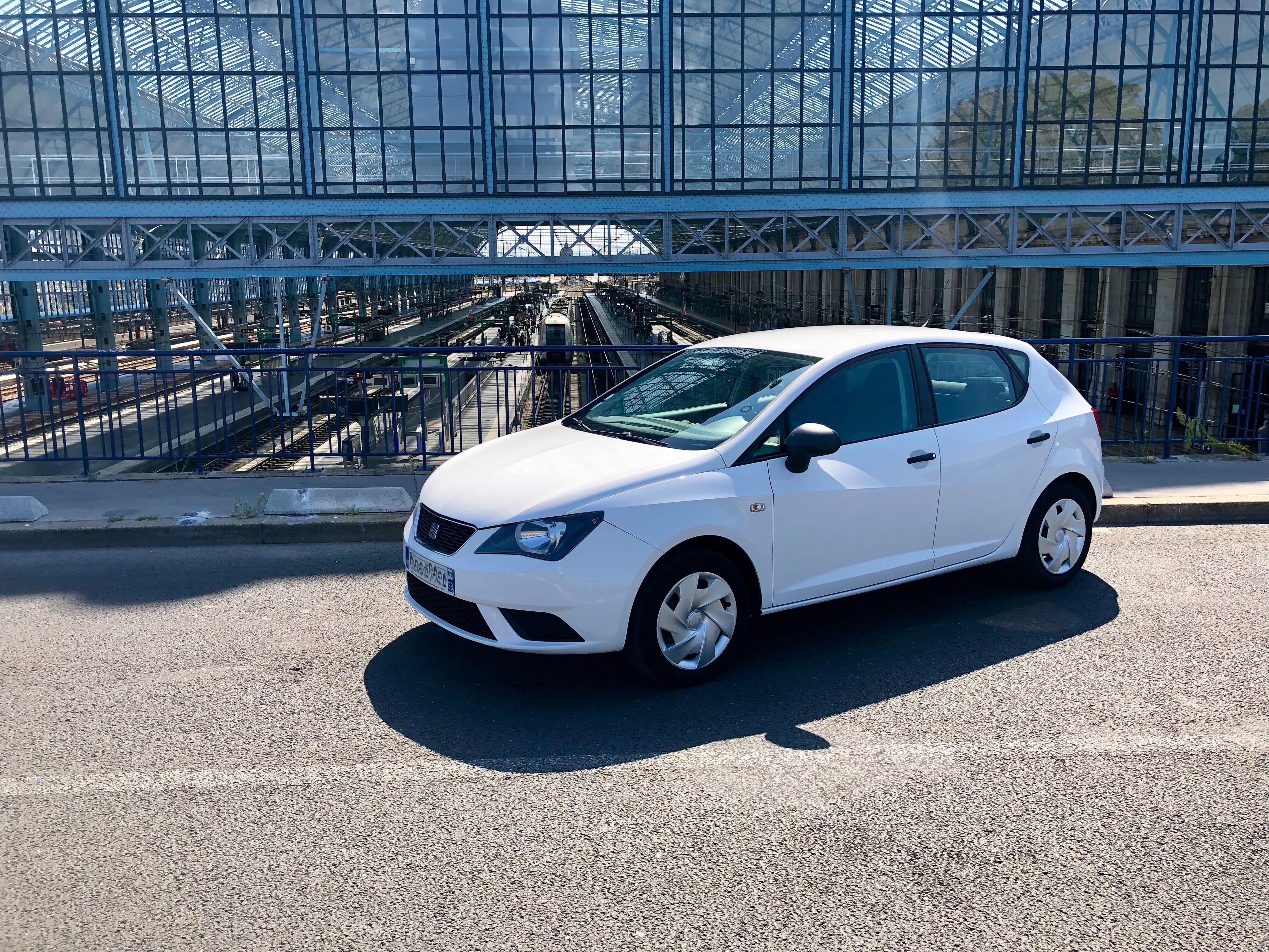 Seat Ibiza  Louez la Seat Ibiza Diesel – Économique, Confortable et Connectée !