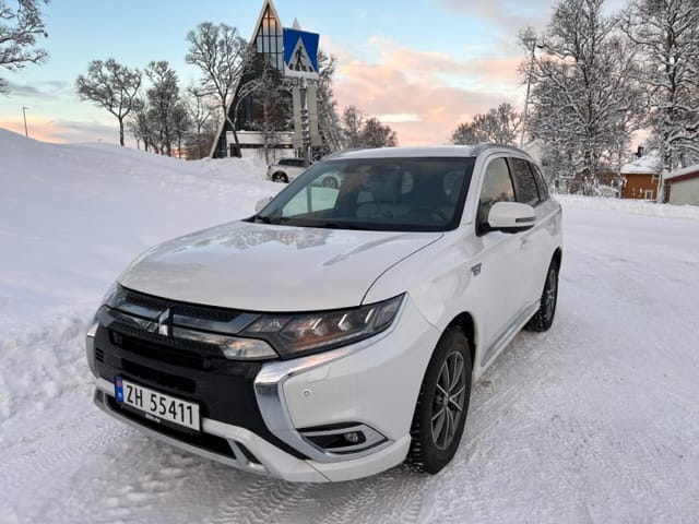 Mitsubishi Outlander Hybrid, 2019, Blyfri 95 / Electric (hybrid), automatic