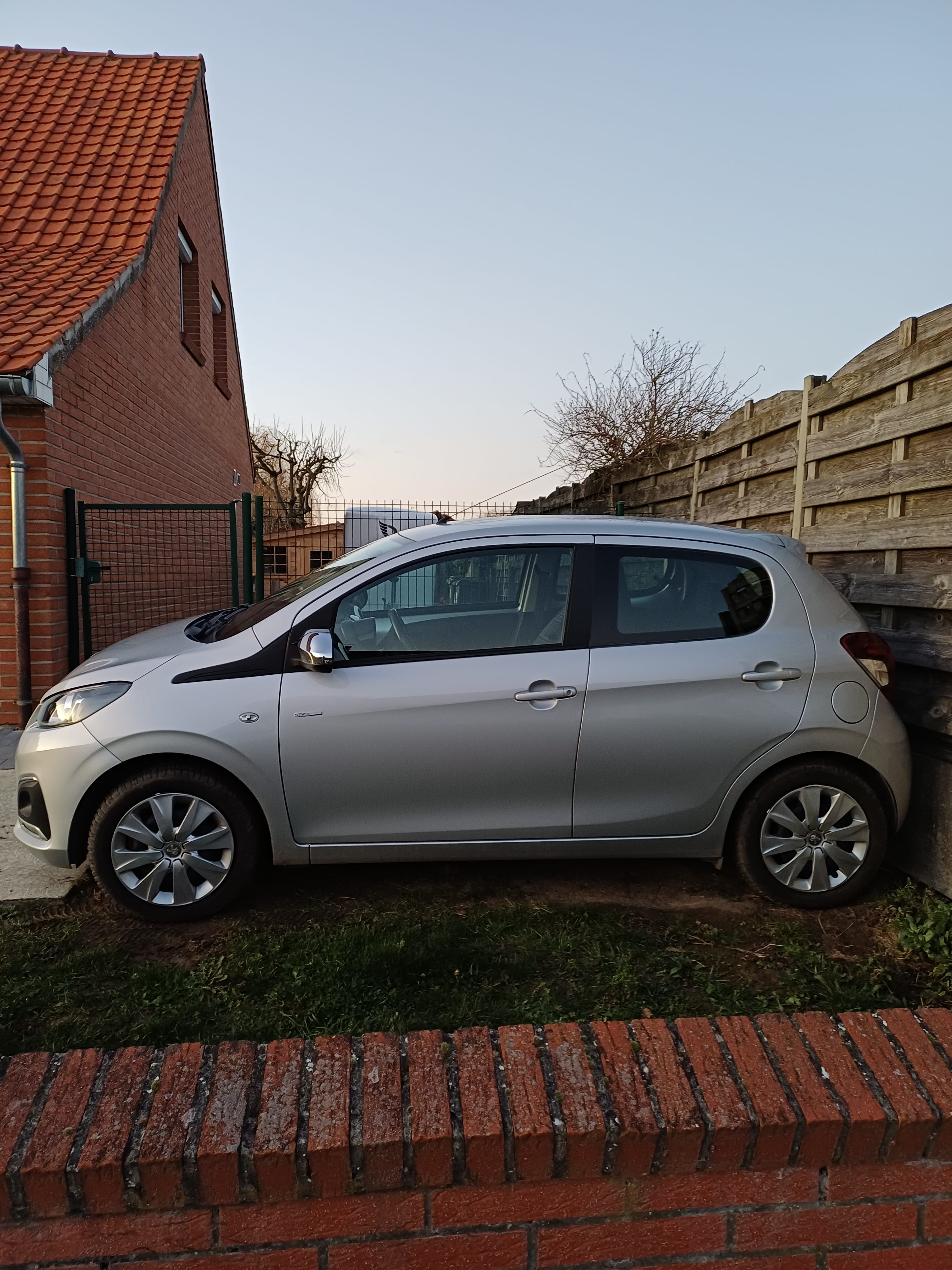 Peugeot 108 1.0 Style avec Climatisation