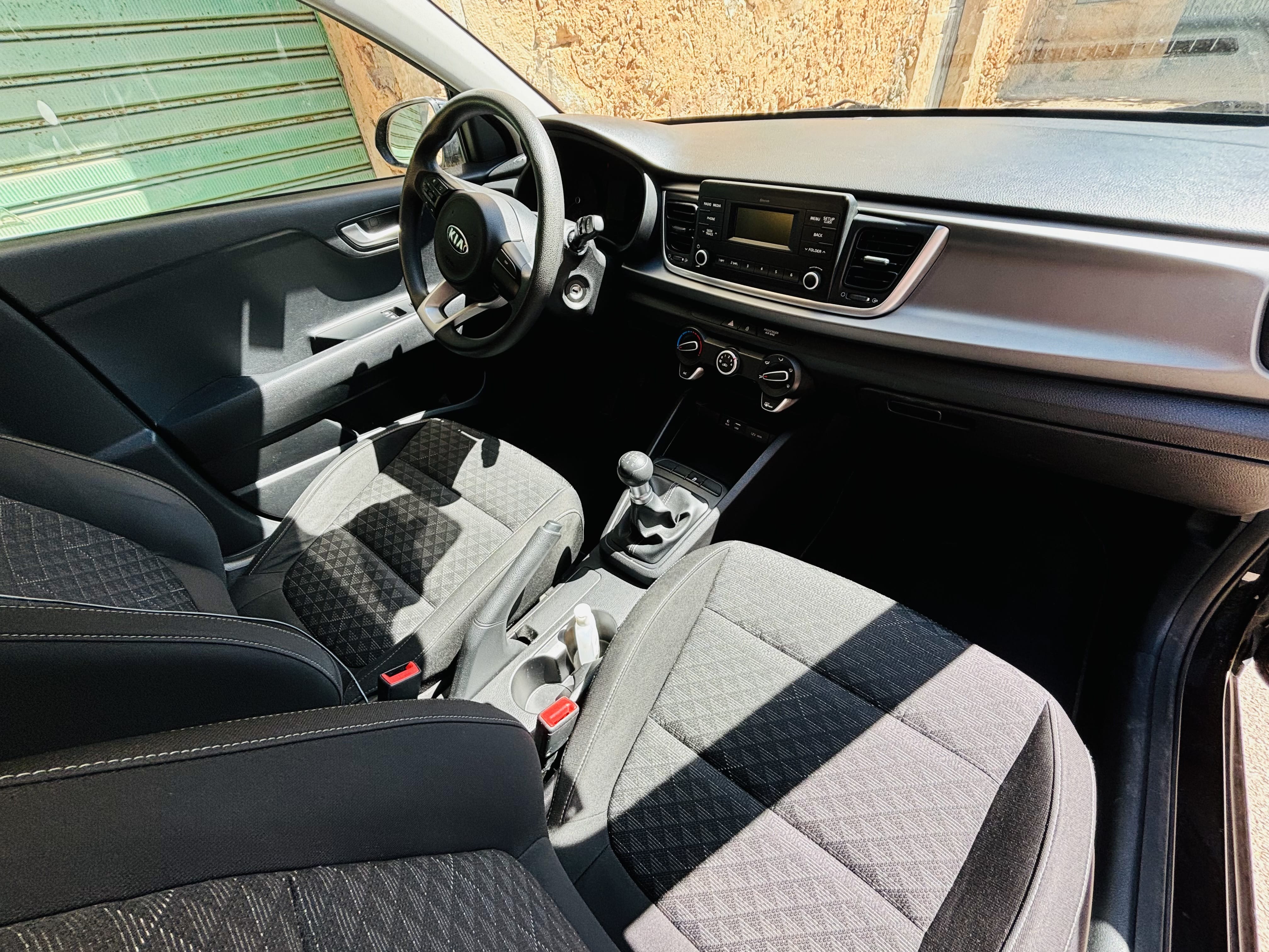 Kia Rio con Audio Bluetooth