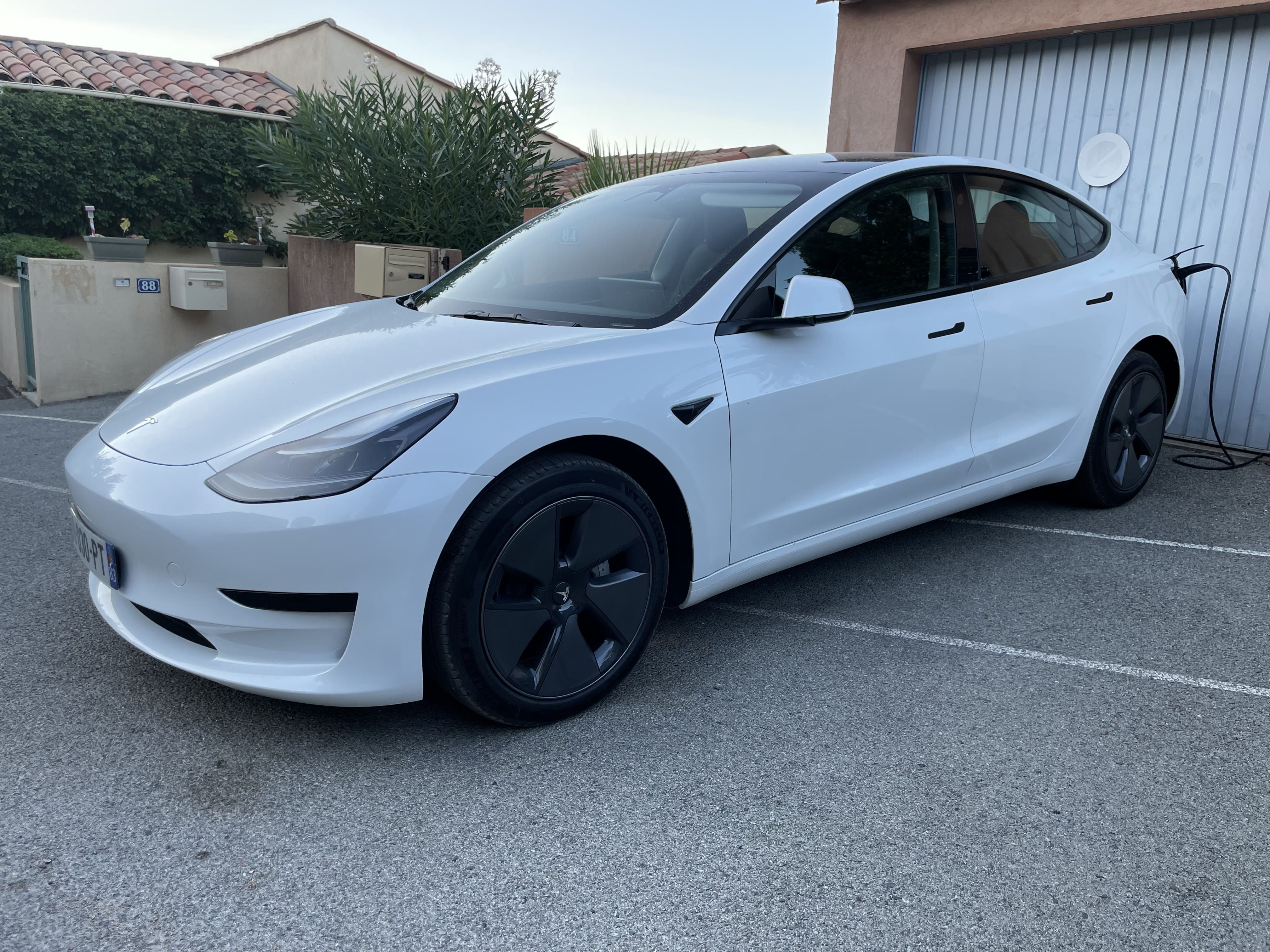 Tesla Model 3, 2023, Électrique, automatique