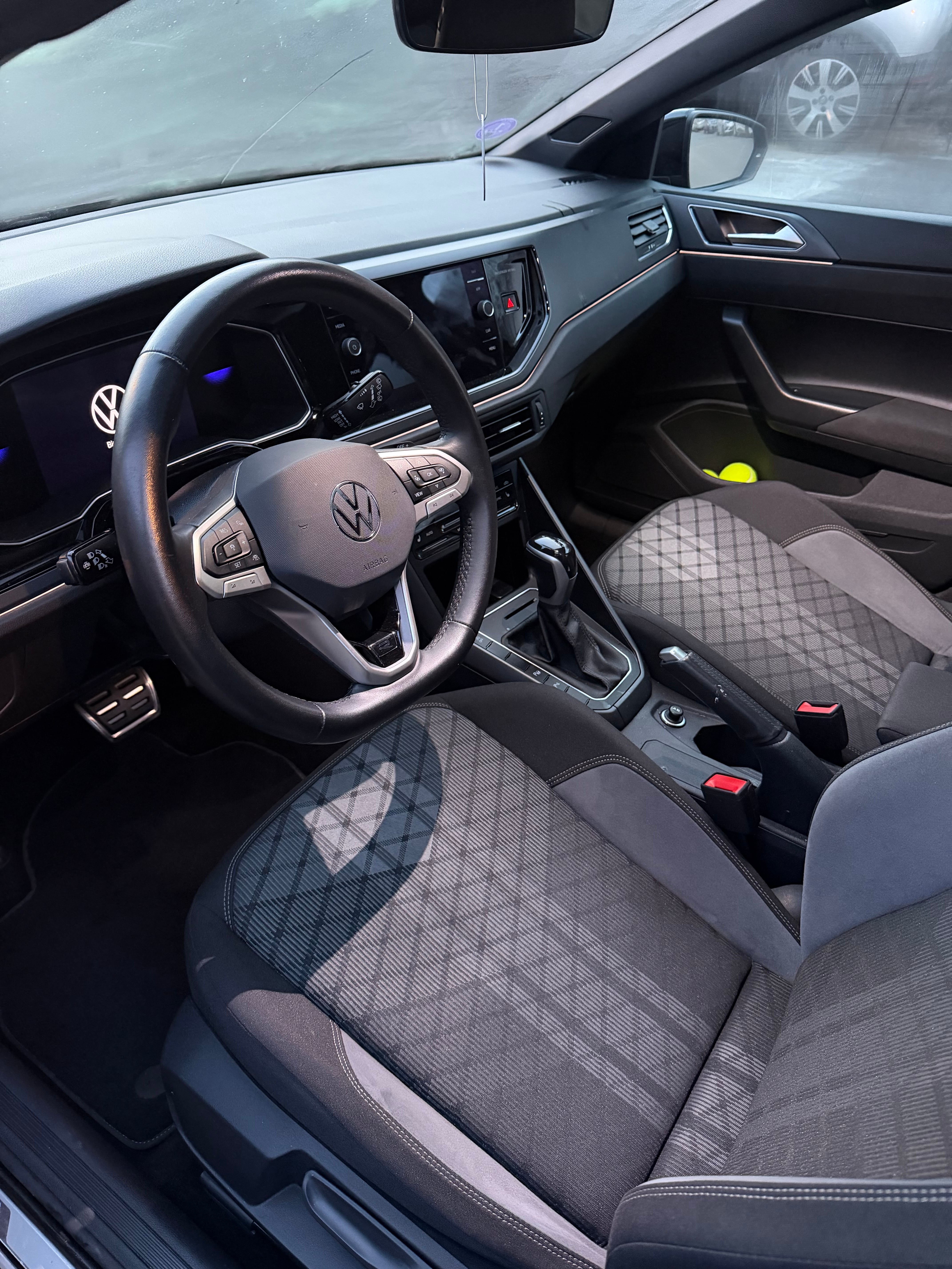 Volkswagen Polo R-Line avec GPS