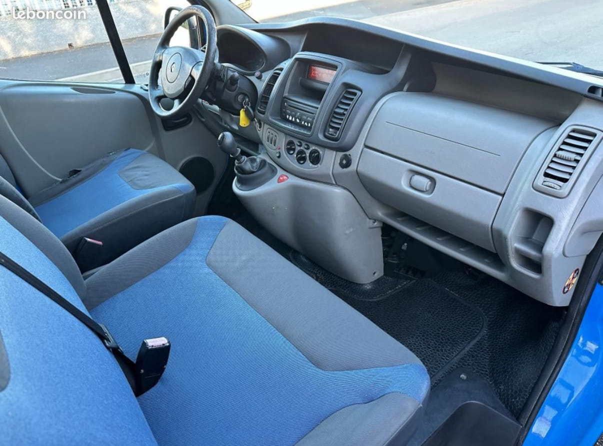 Renault Trafic avec Autoradio