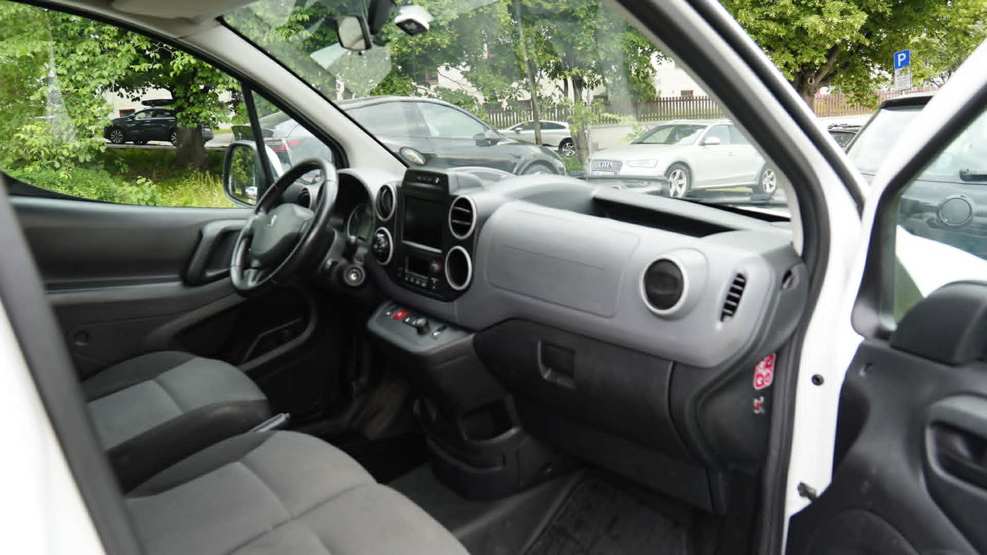 Peugeot Partner Varebil con Control de velocidad
