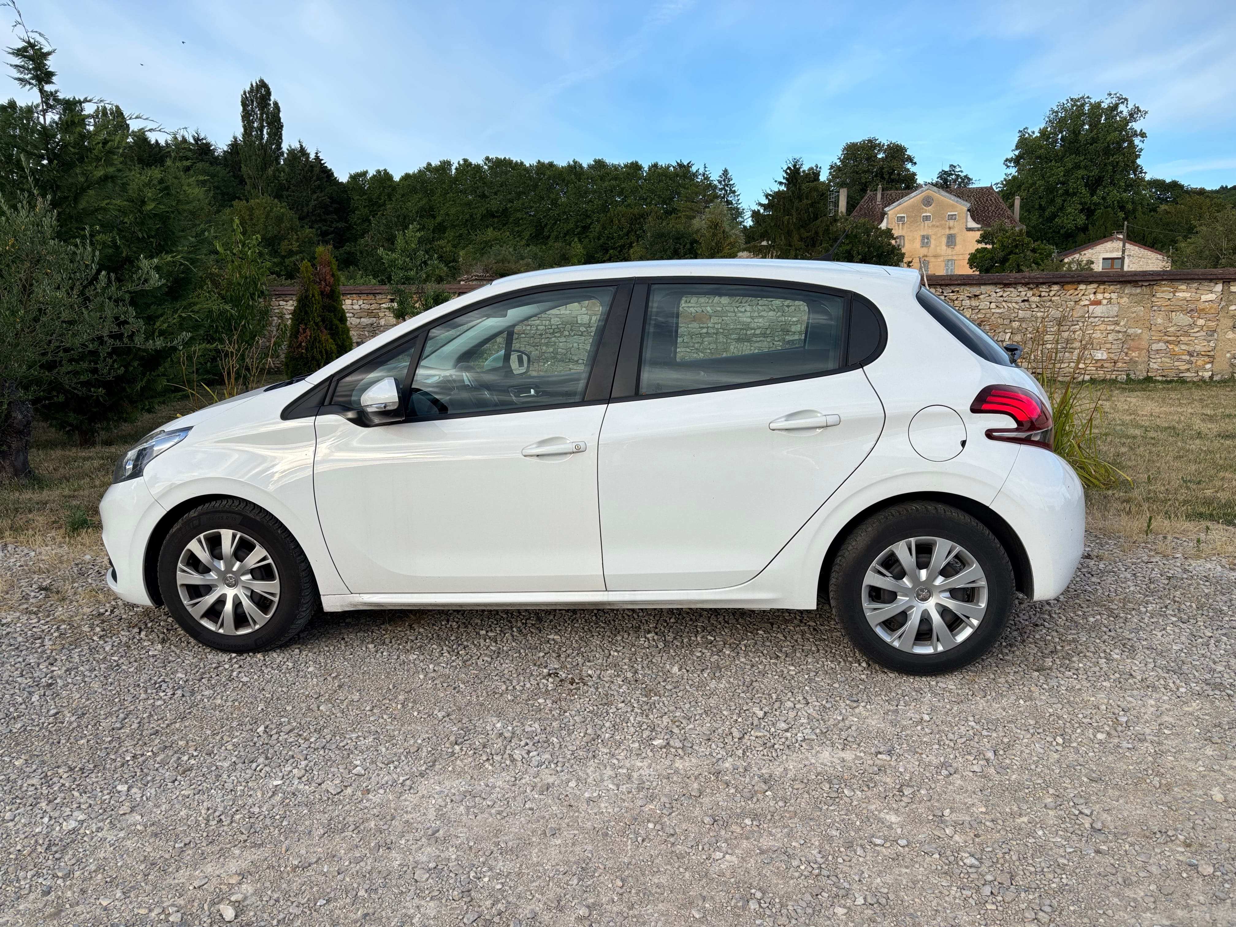 Peugeot 208 1,2 83 cv avec Régulateur de vitesse