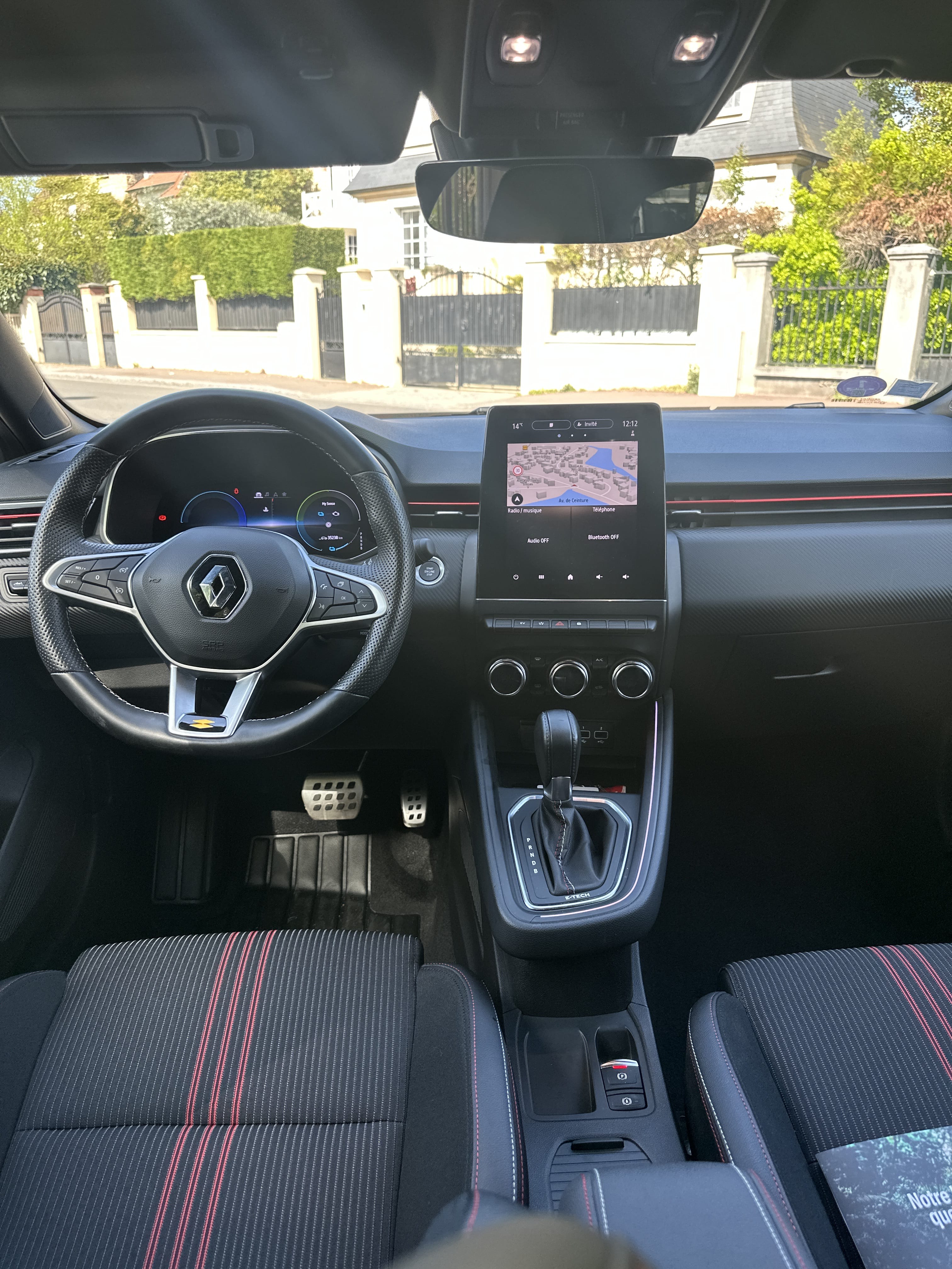 Renault Clio E-tech avec GPS