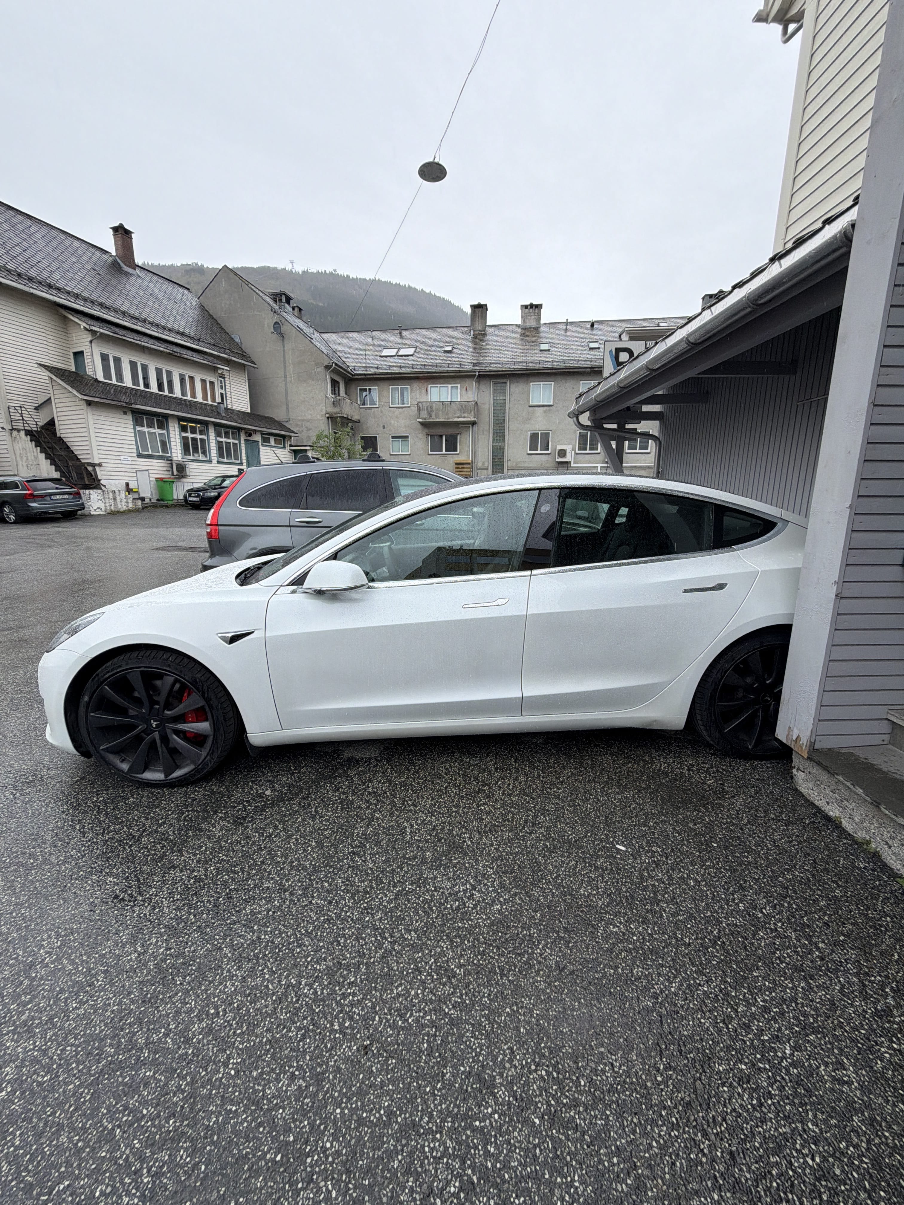 Tesla Model 3 Performance med Aircondition
