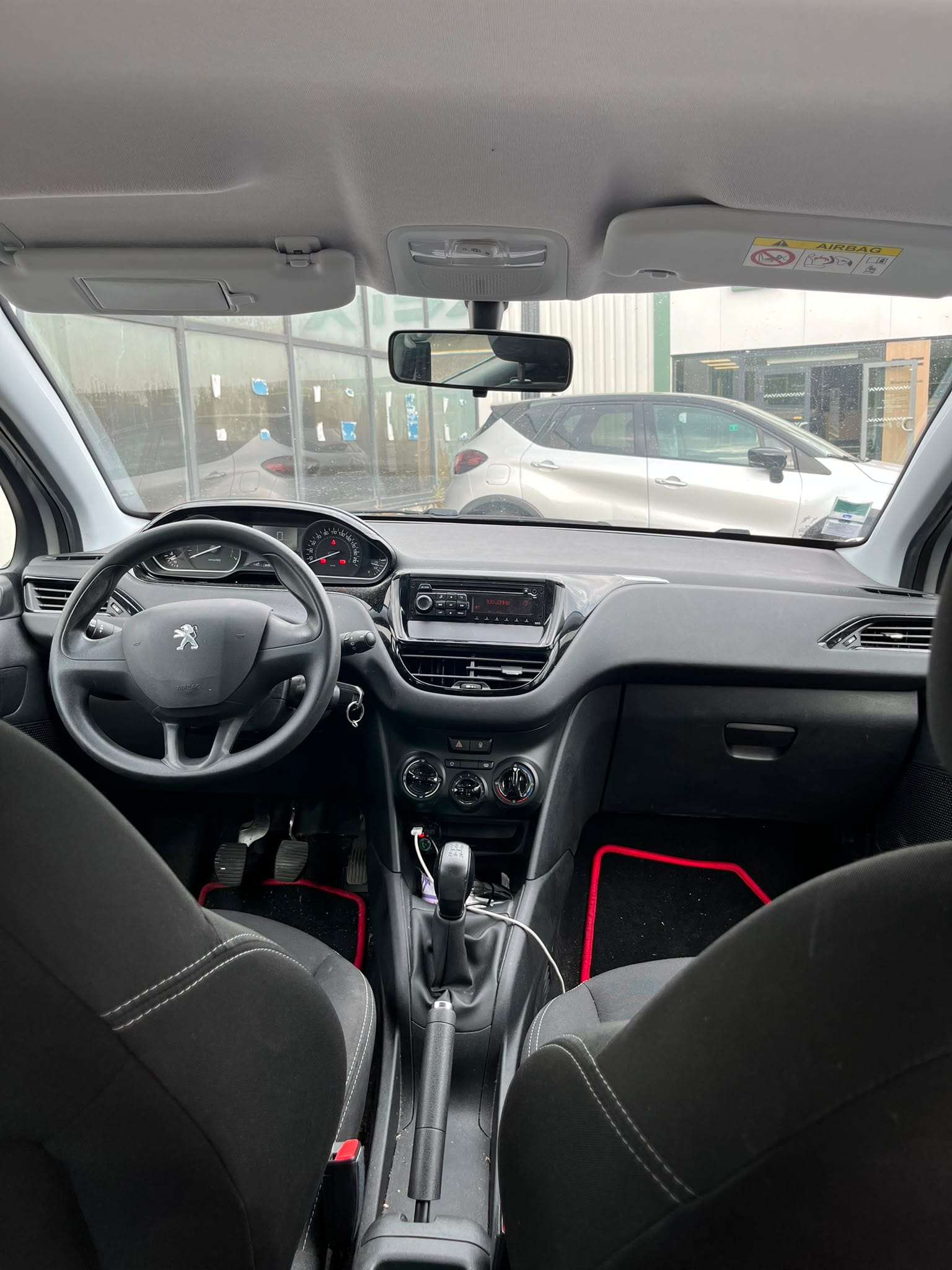 Peugeot 208 avec Port USB