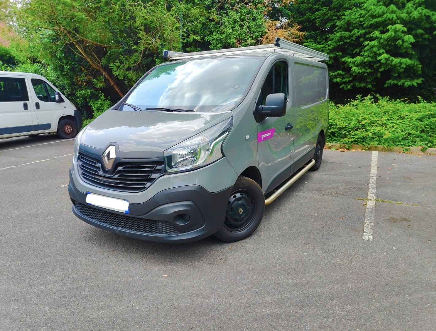 Renault Trafic avec Coffre de toit