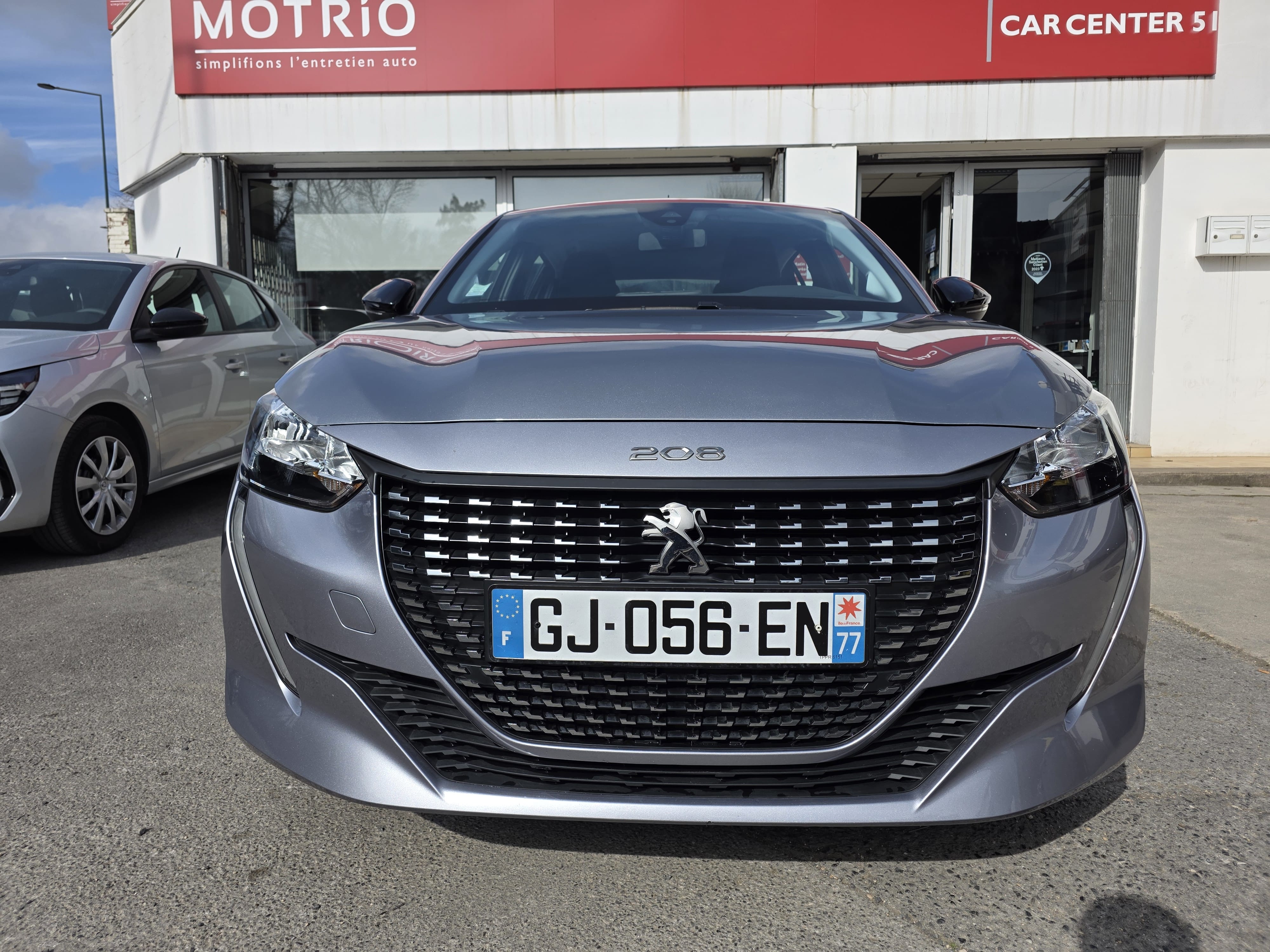 Peugeot 208 avec Siège bébé