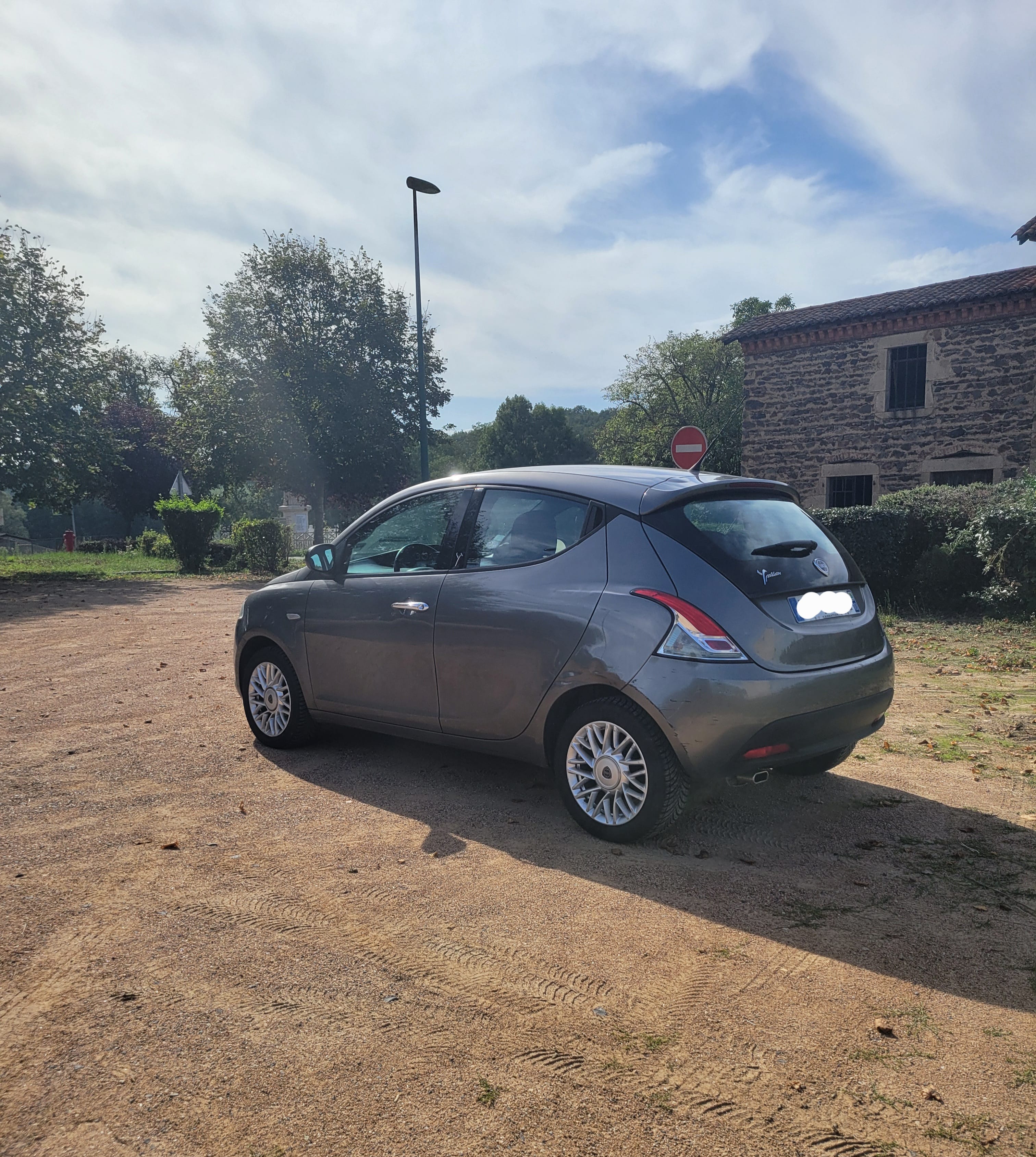 Lancia Ypsilon 1.2 70 ch avec Régulateur de vitesse