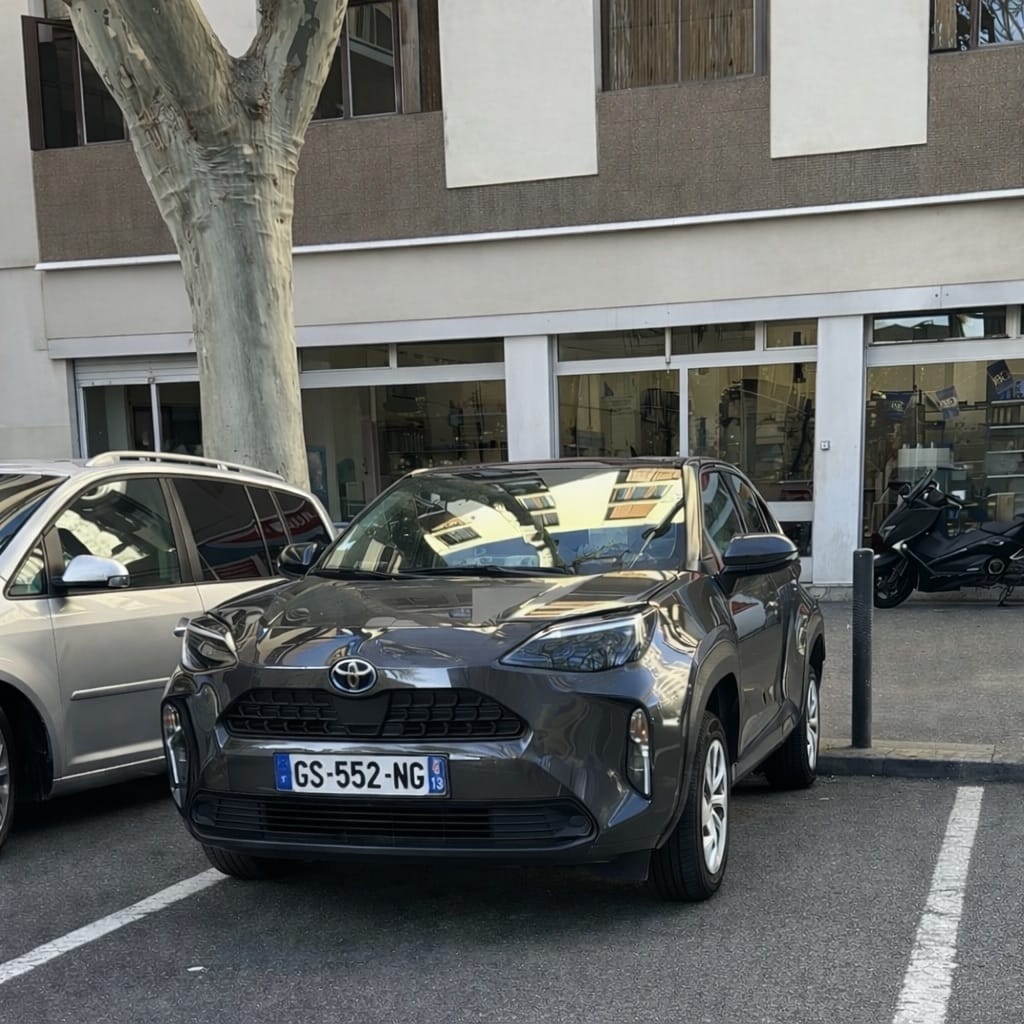Toyota Yaris Cross, 2023, Essence 98 / Eléctrico (híbrido), Automático