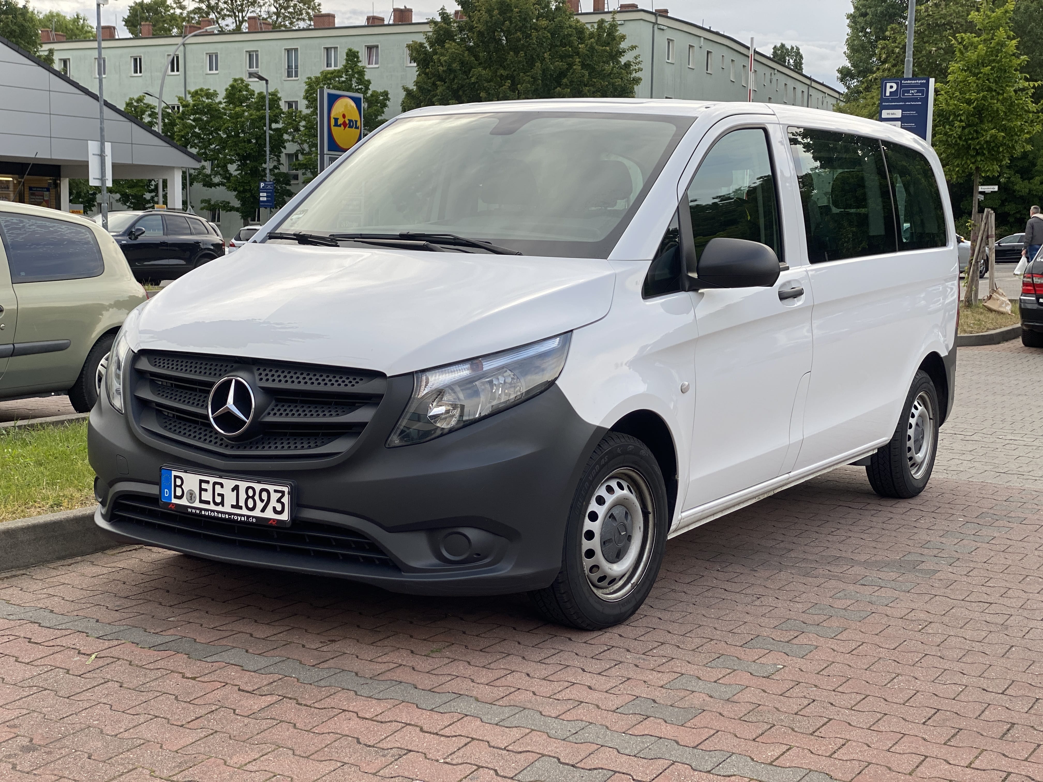Mercedes-Benz Vito Tourer 109 CDI, 2018, Diesel, 9 Sitze und mehr