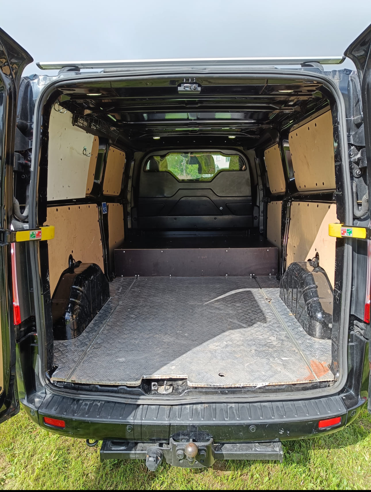 Ford Transit Custom Varebil med Bluetooth audio