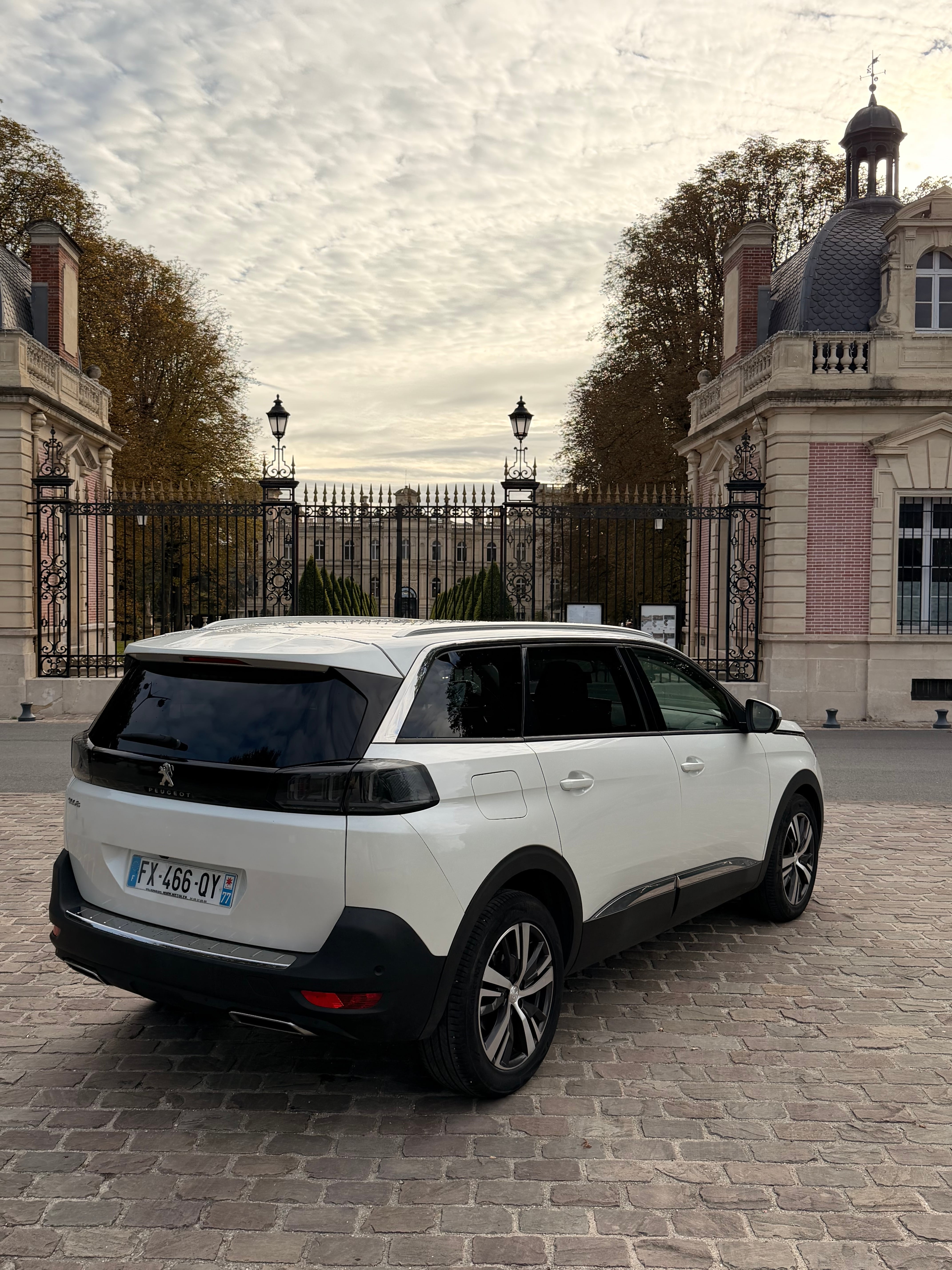 Peugeot 5008 180 CH 2.0 HDI avec Caméra de recul