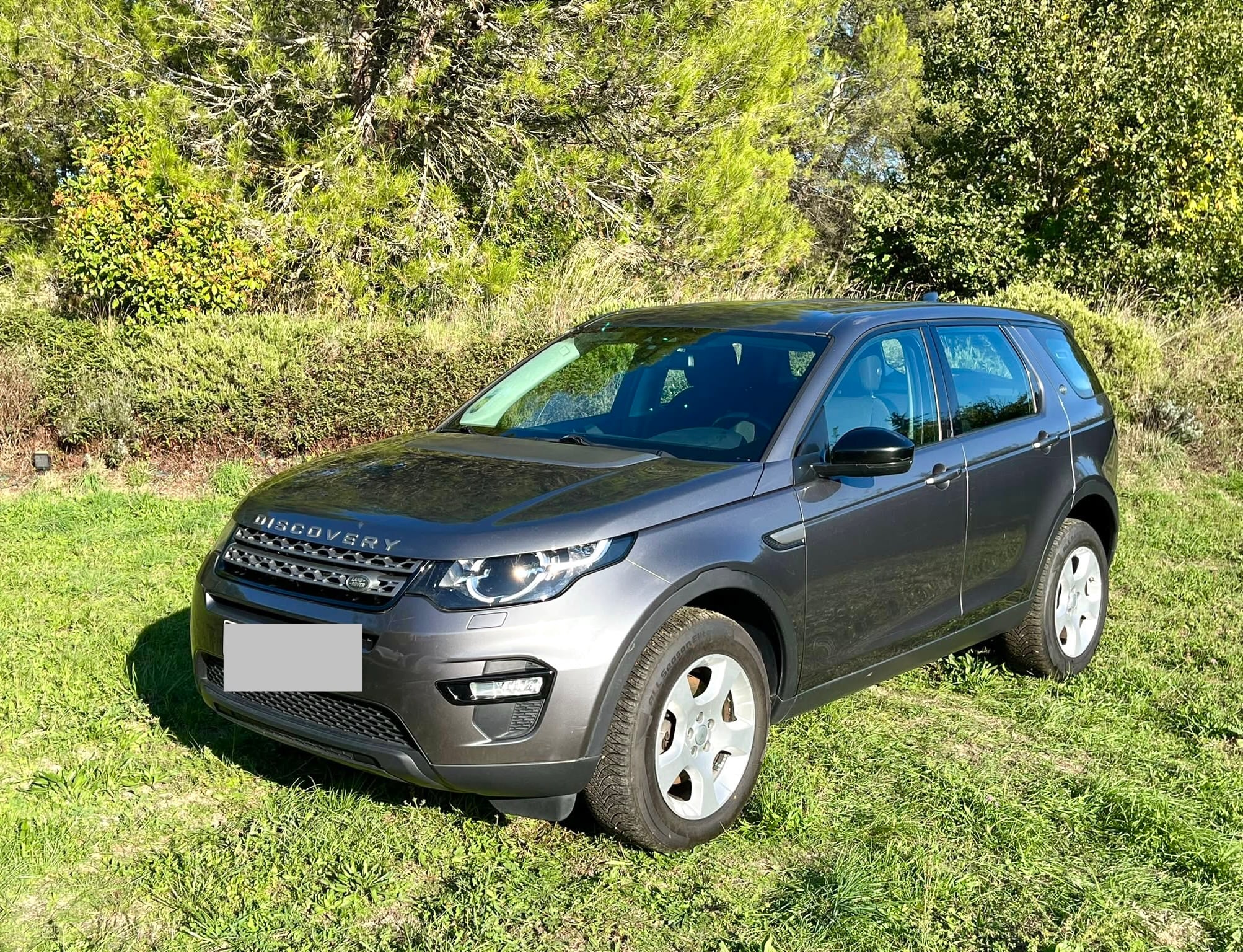 Land-Rover Discovery Sport SE with Air conditioning