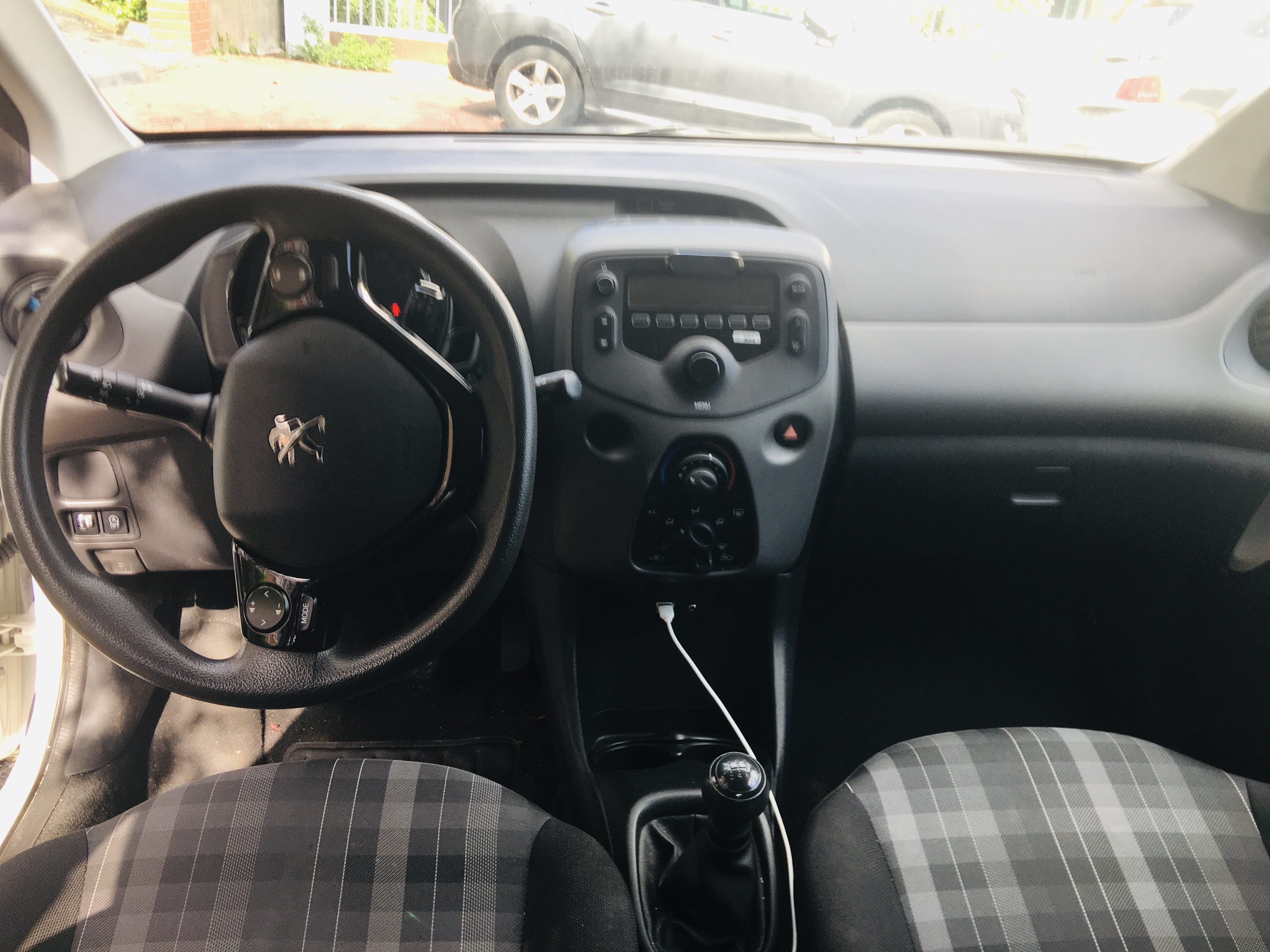 Peugeot 108 avec Siège bébé