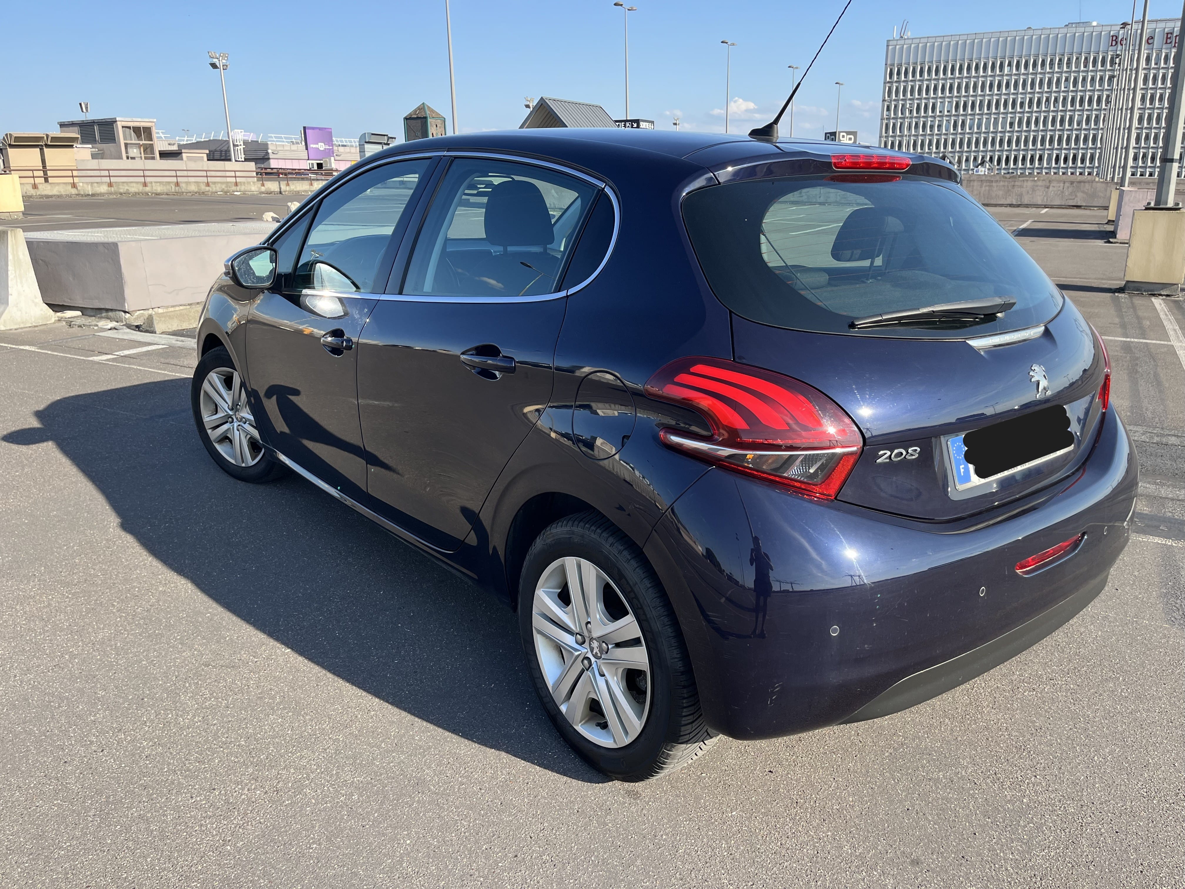 Peugeot 208 économique – Orly / Thiais – CarPlay, idéale Paris avec GPS