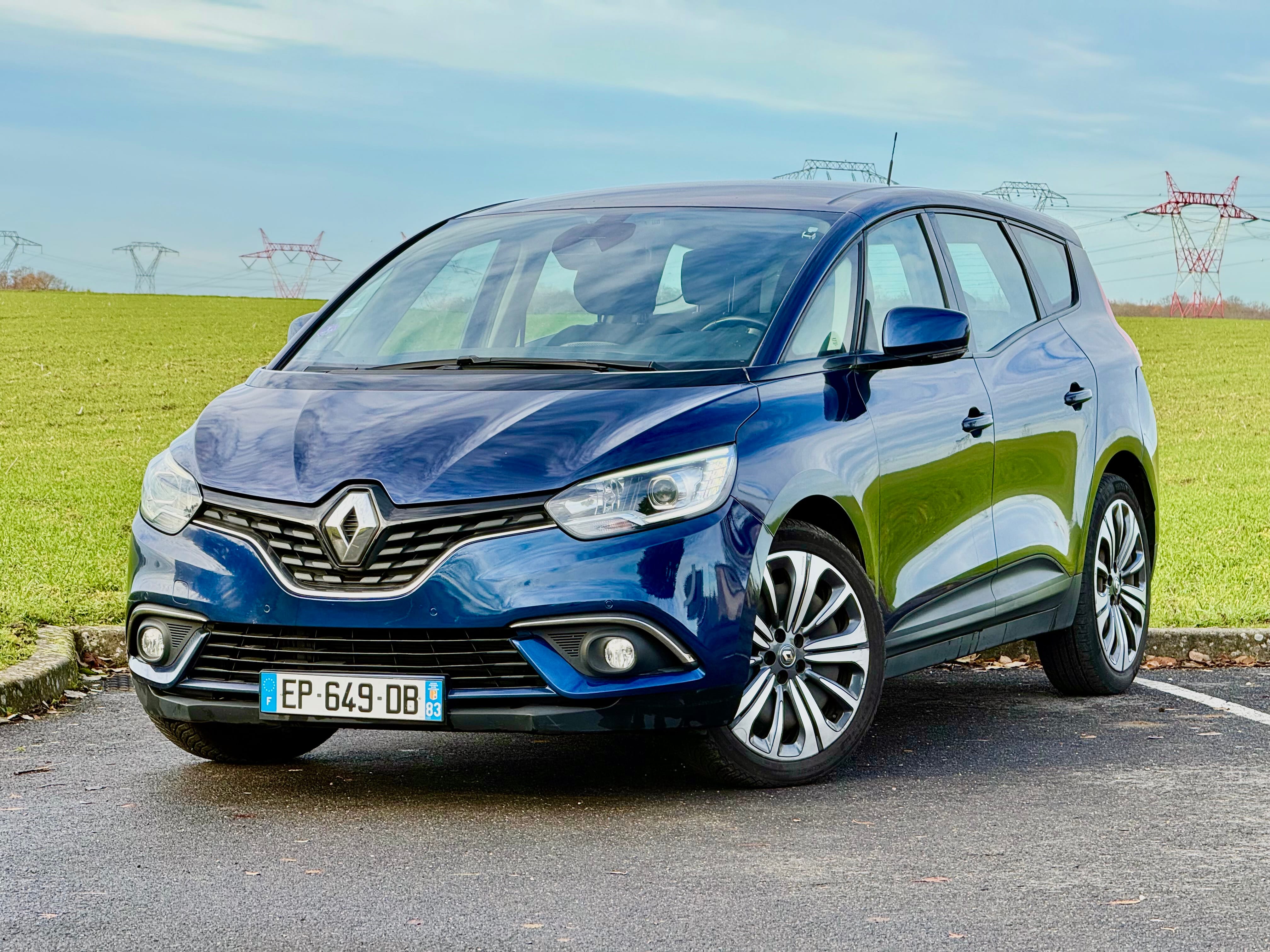Renault Grand Scenic 7 places, 2017, Essence 95, 7 places