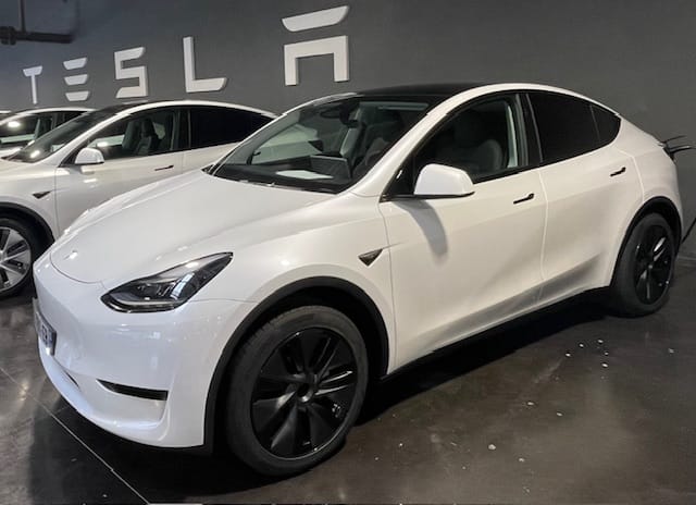 Tesla Model Y, 2024, Électrique, automatique