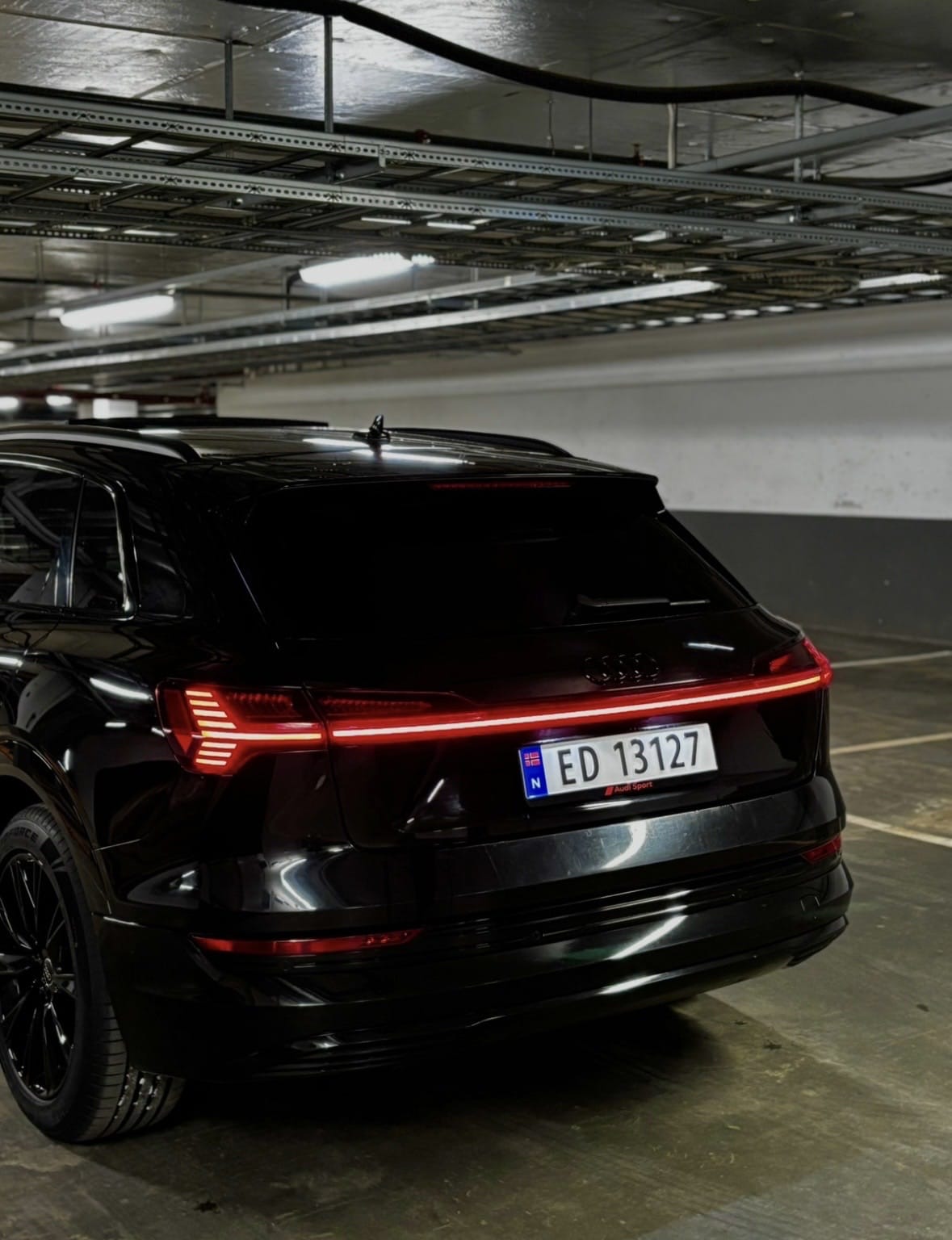 Audi e-tron with Air conditioning