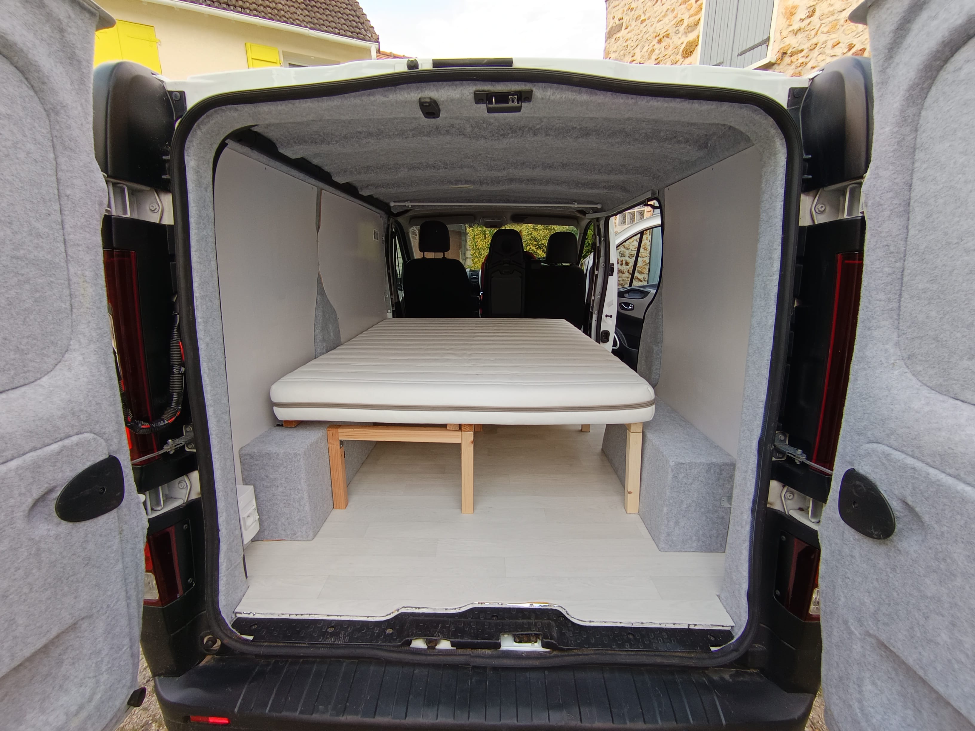 Renault Trafic 1.6 DCI 95 CV - 6 M3 avec Audio Bluetooth