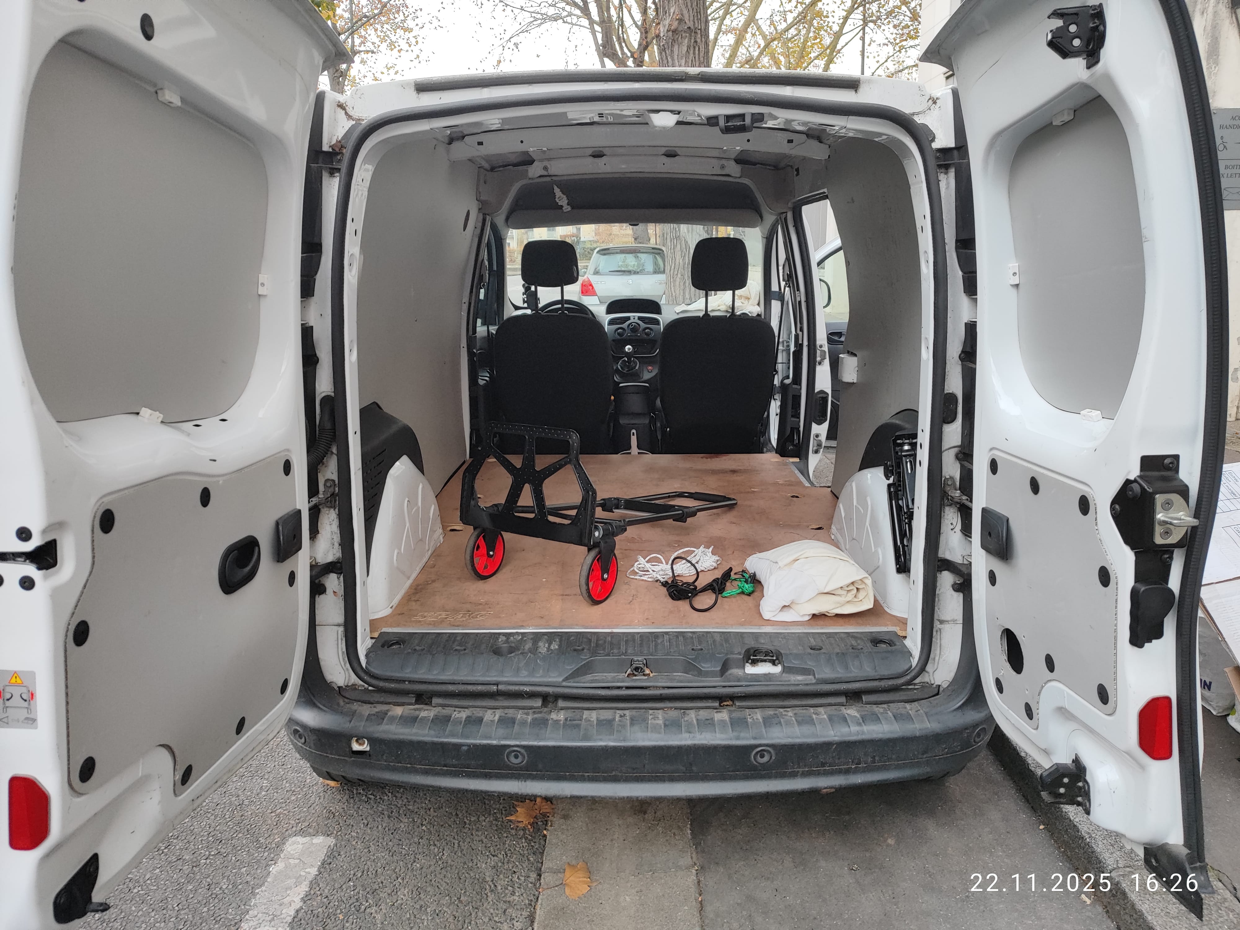 Renault Kangoo Express Maxi 1.5 DCI avec GPS