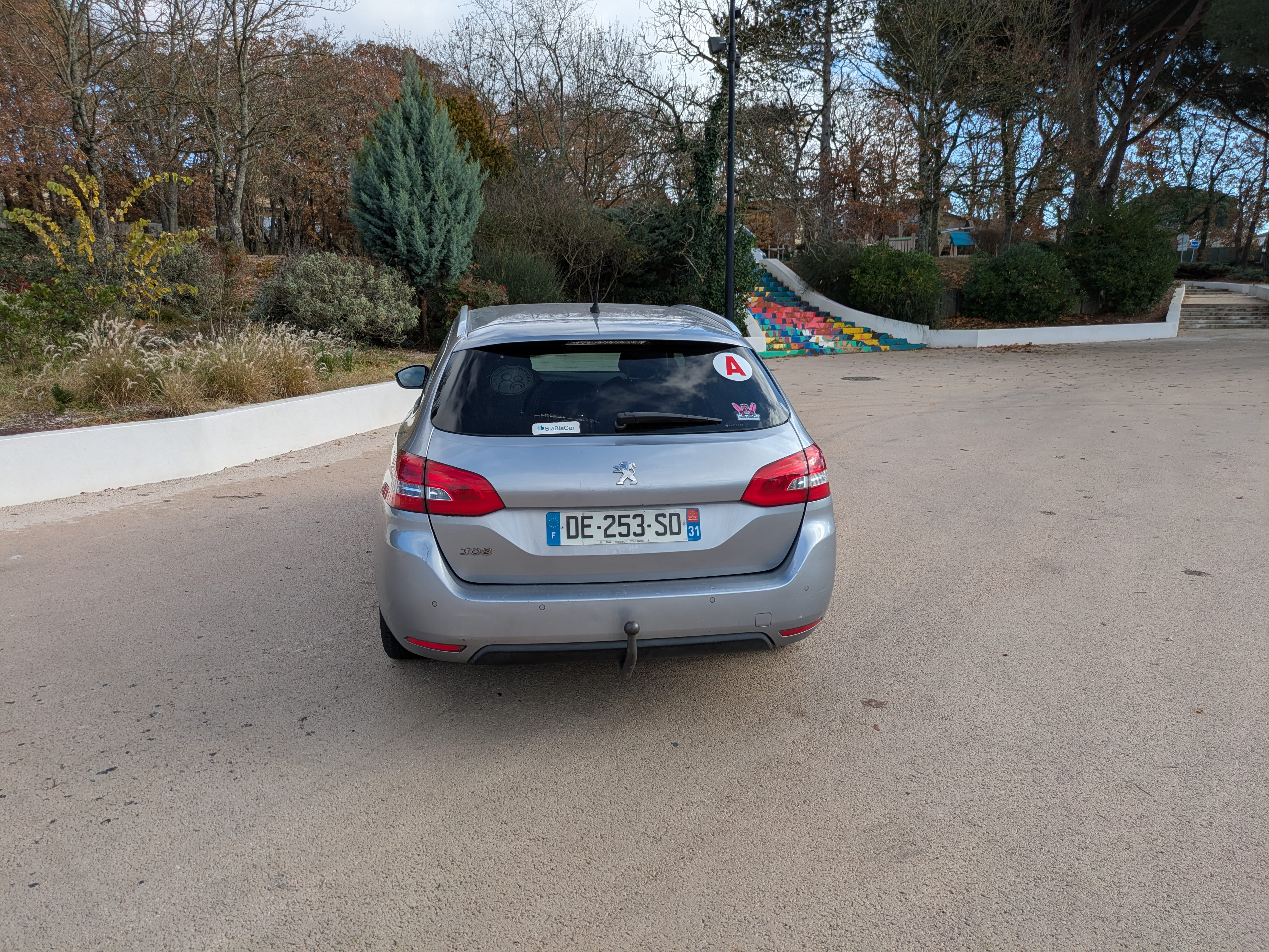 Peugeot 308 SW Phase II (T9) 1.2 e-THP 12V 130 CV avec Audio Bluetooth
