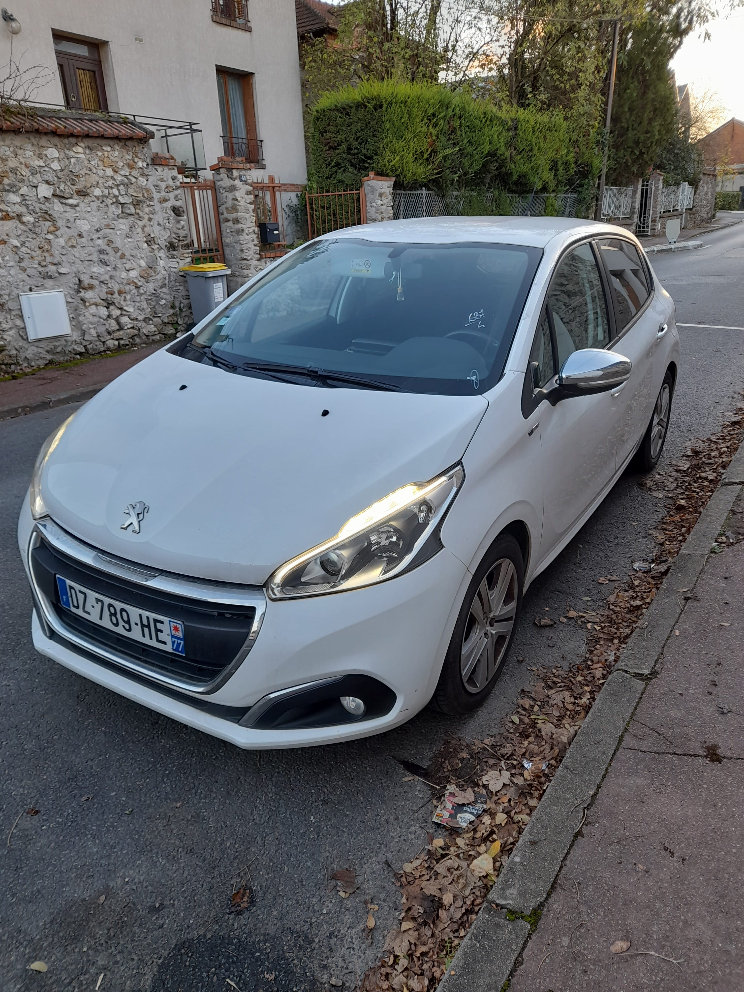 Peugeot 208, 2016, Essence 98