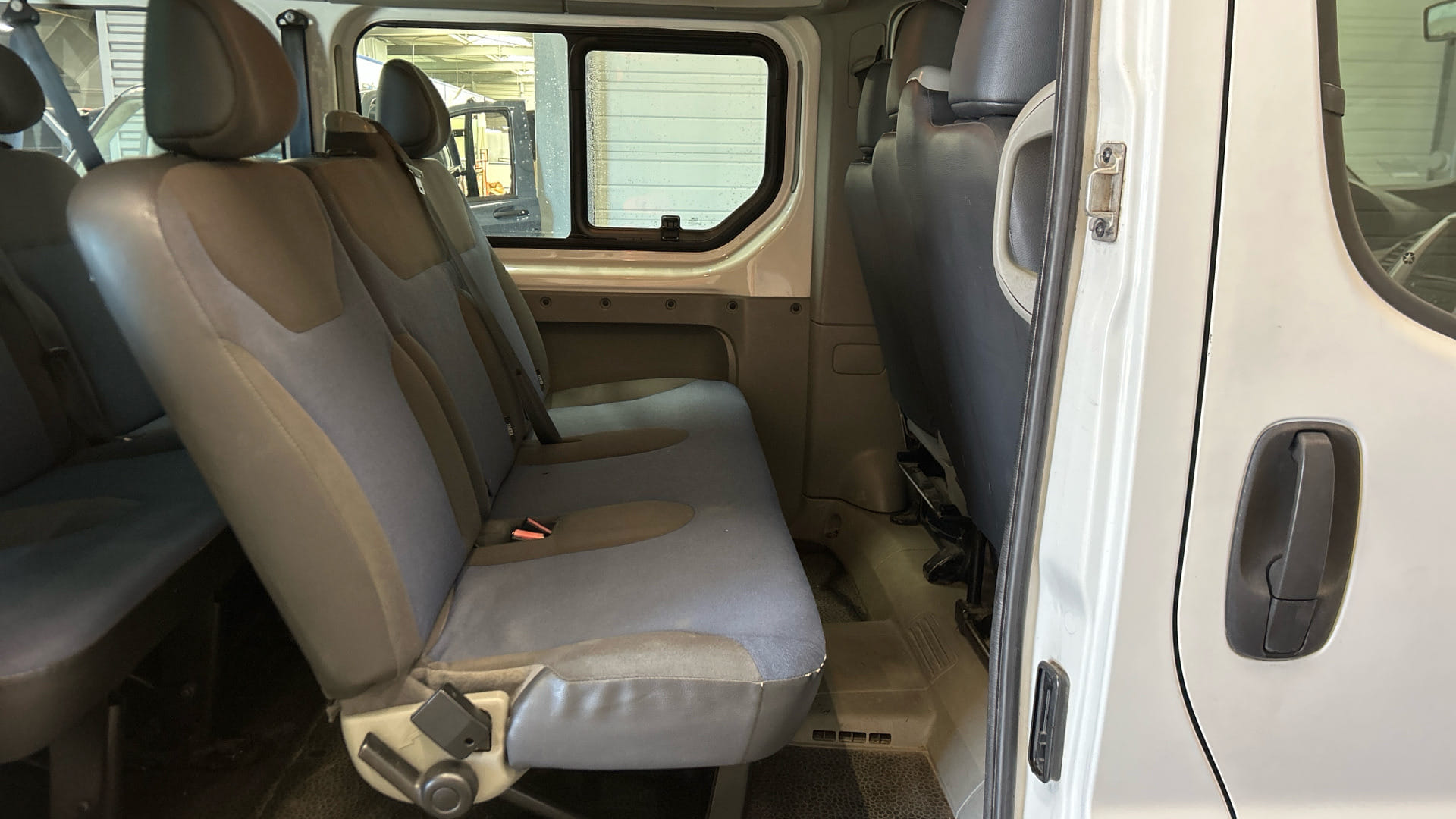 Renault Trafic Passenger avec Siège bébé