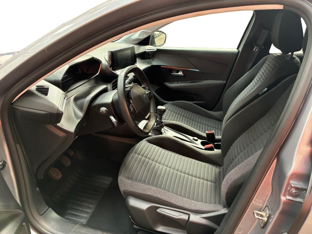 Peugeot 208 avec Apple CarPlay