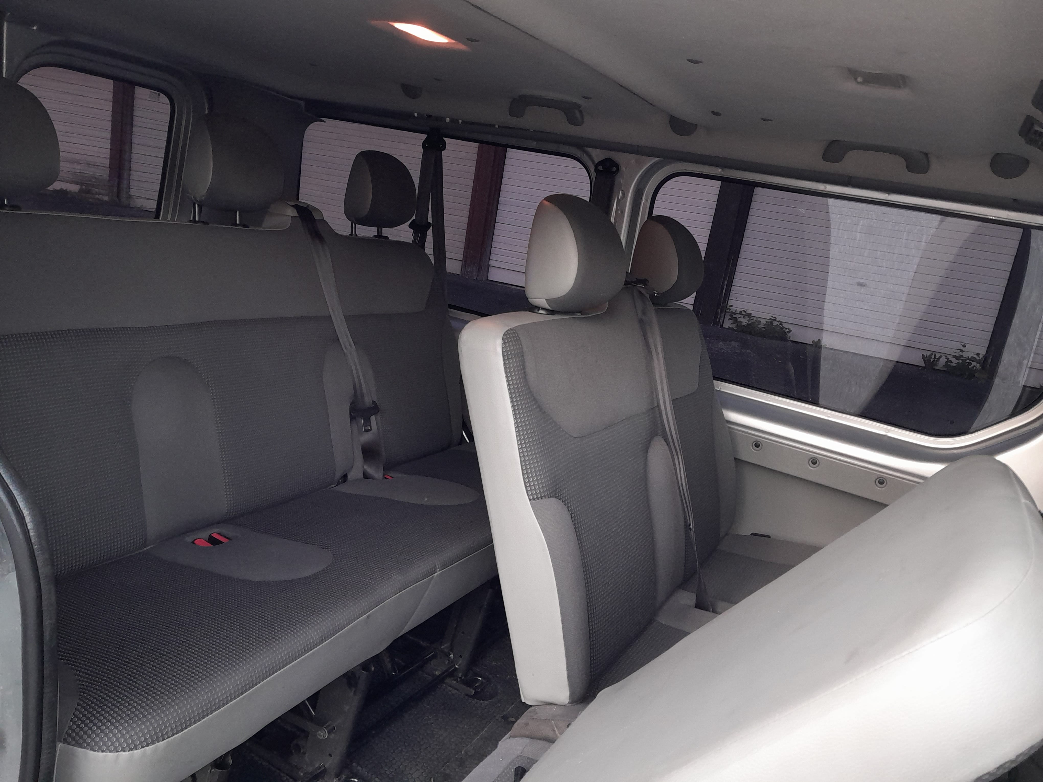 Opel Vivaro med Babysete