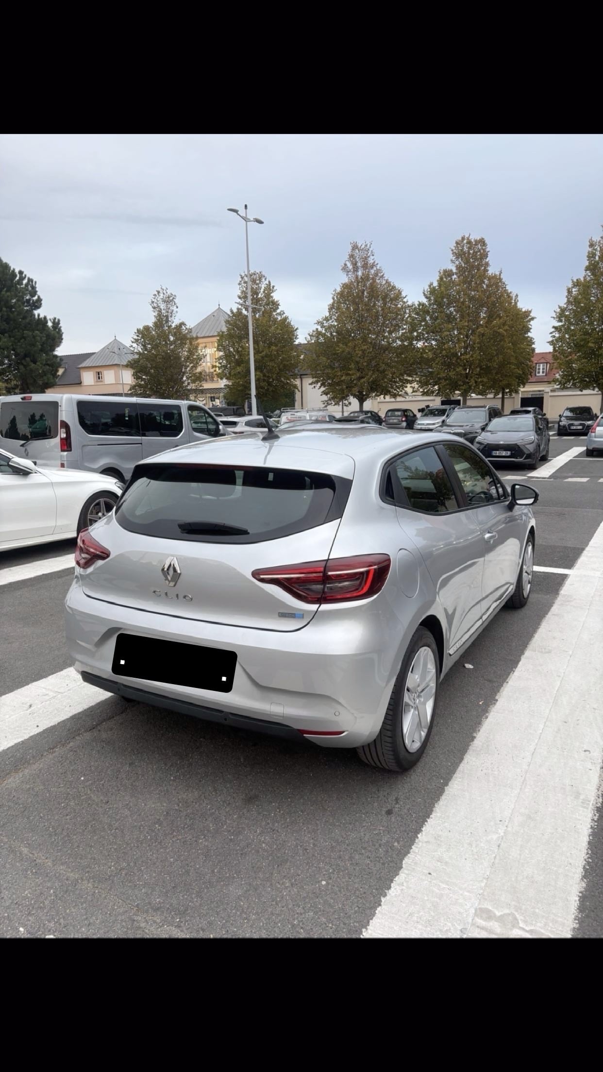 Renault Clio E-tech with GPS