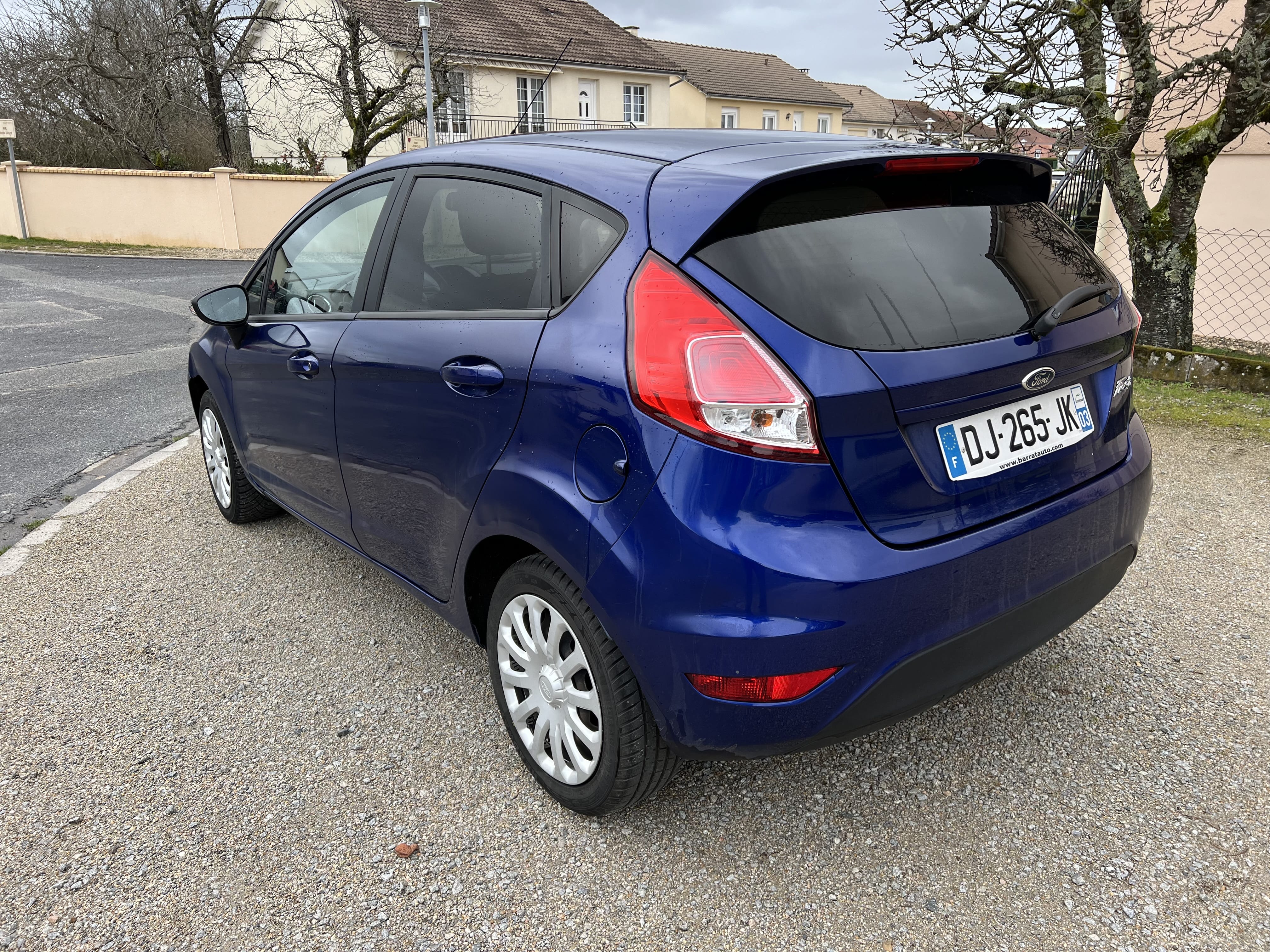 Ford Fiesta avec Climatisation