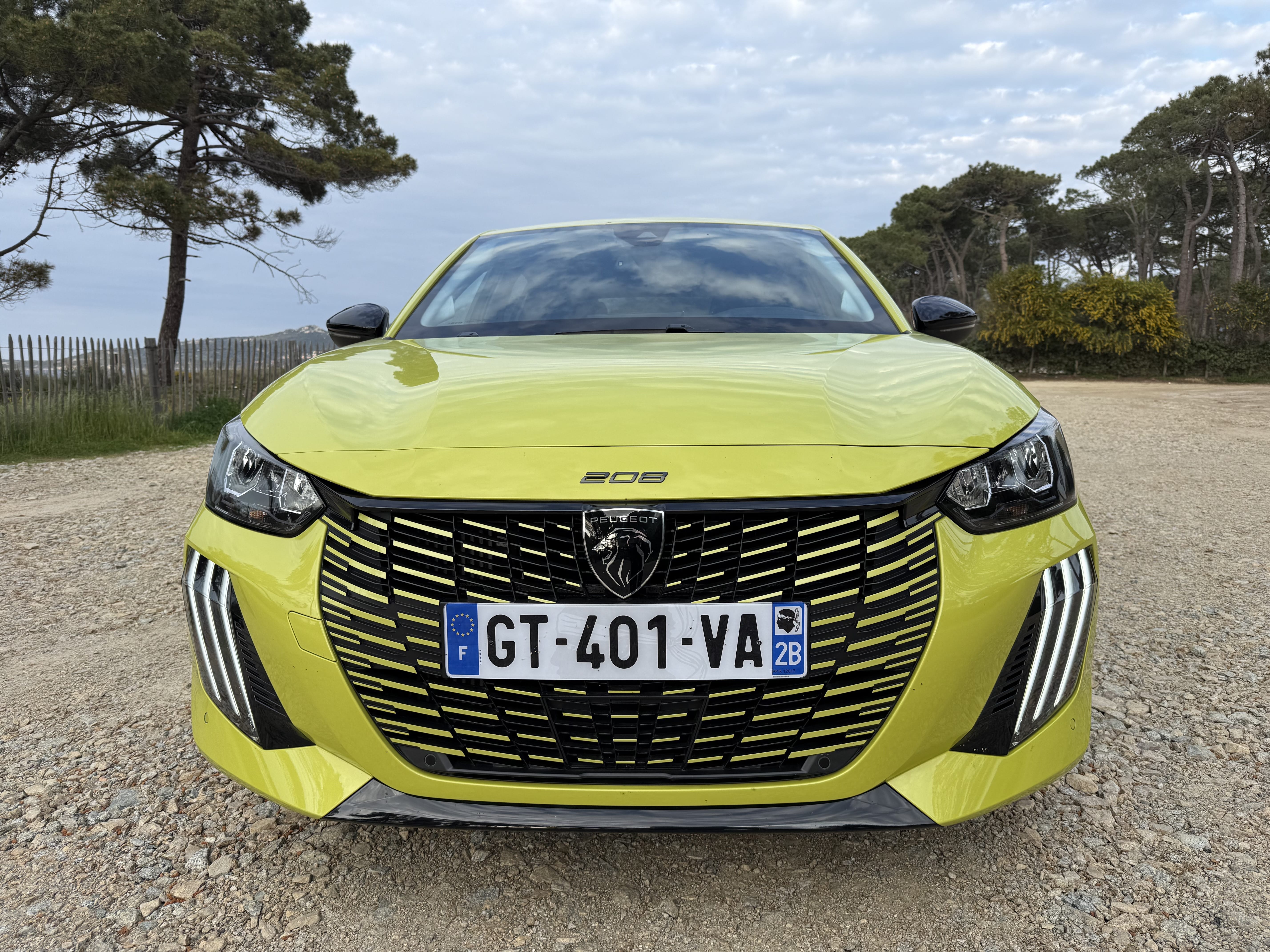 Peugeot 208 avec Climatisation