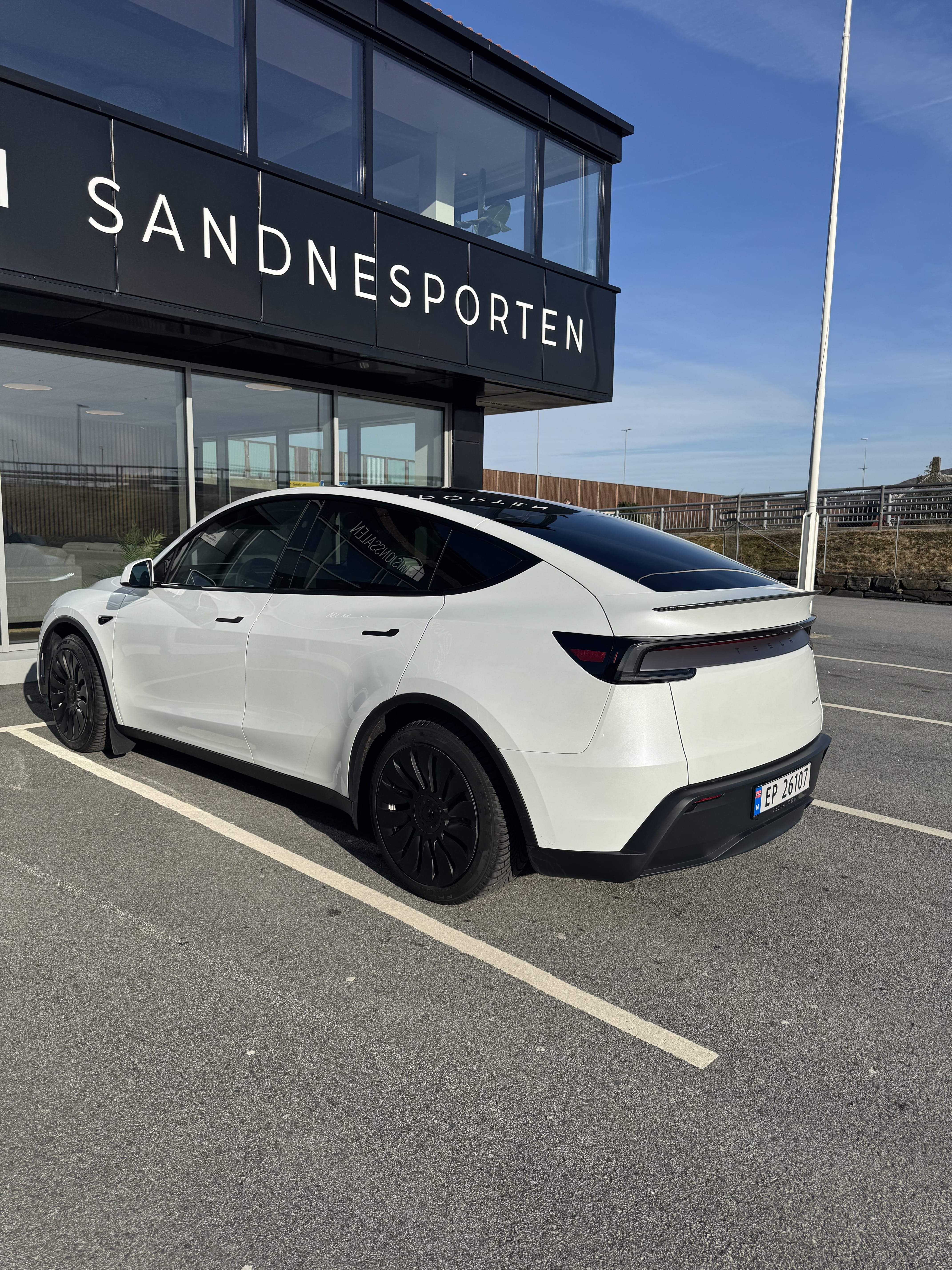 Tesla Model Y Long Range med Ryggekamera