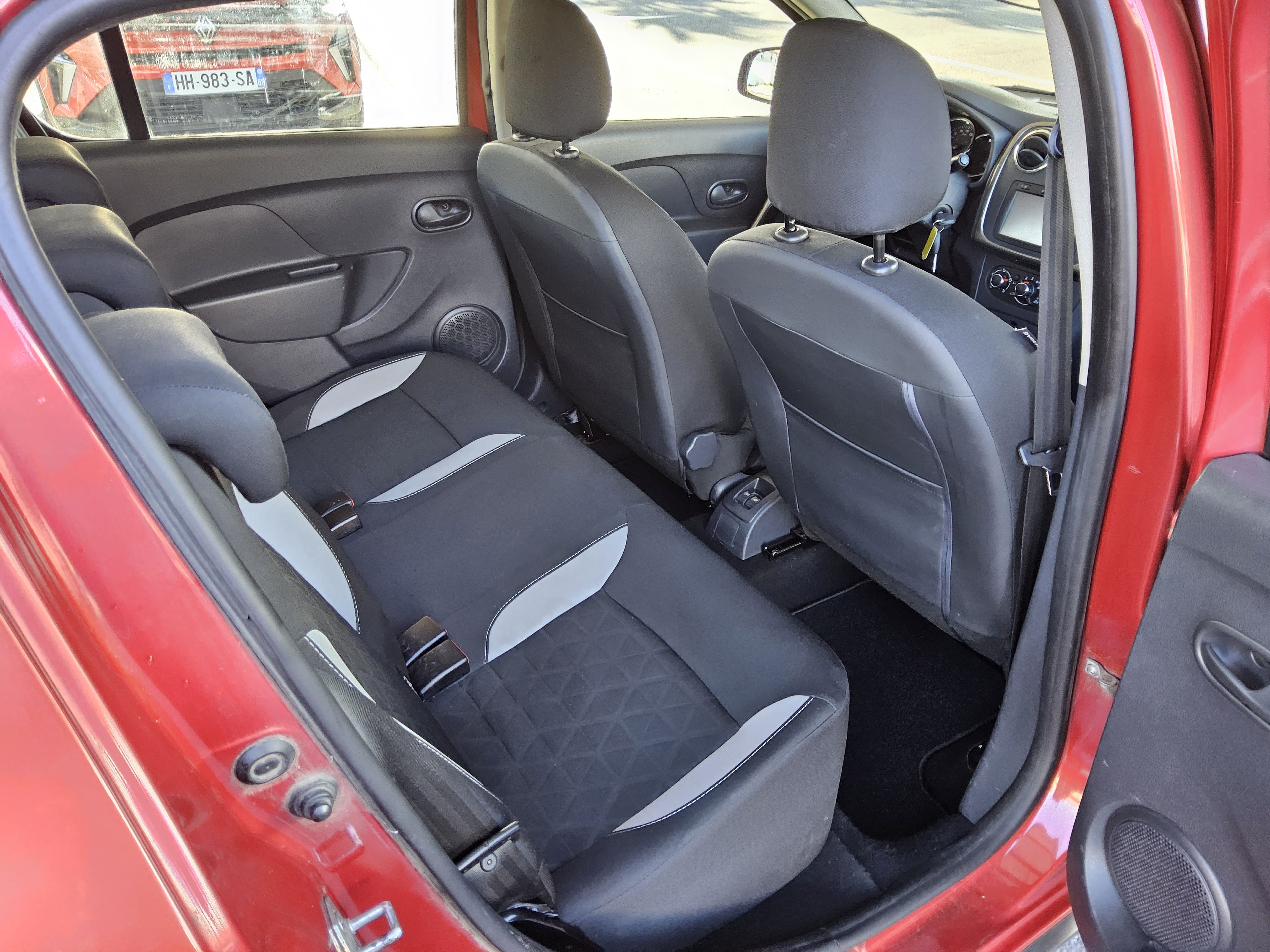 Dacia Sandero Stepway avec Autoradio