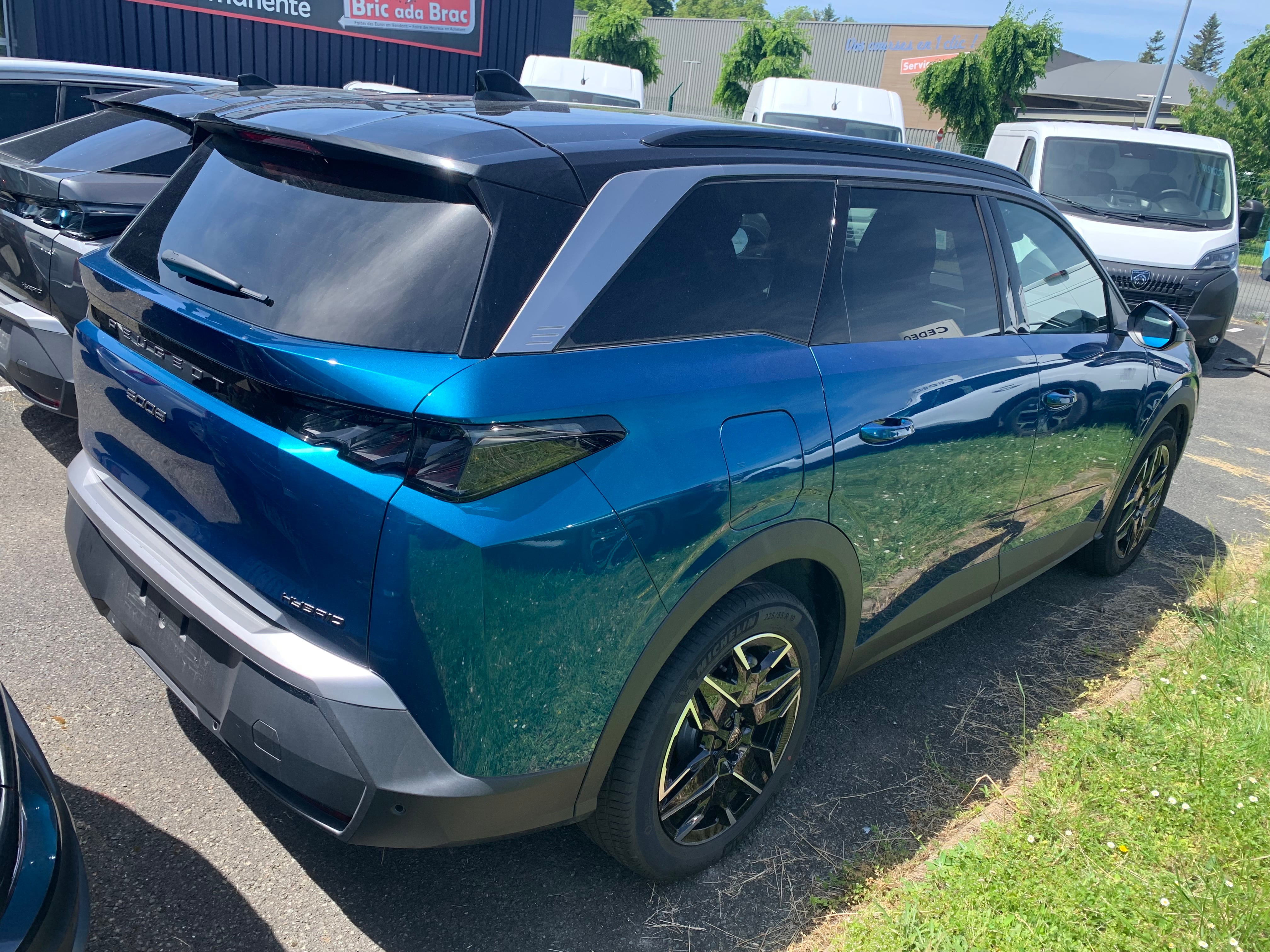 Peugeot 5008 avec GPS