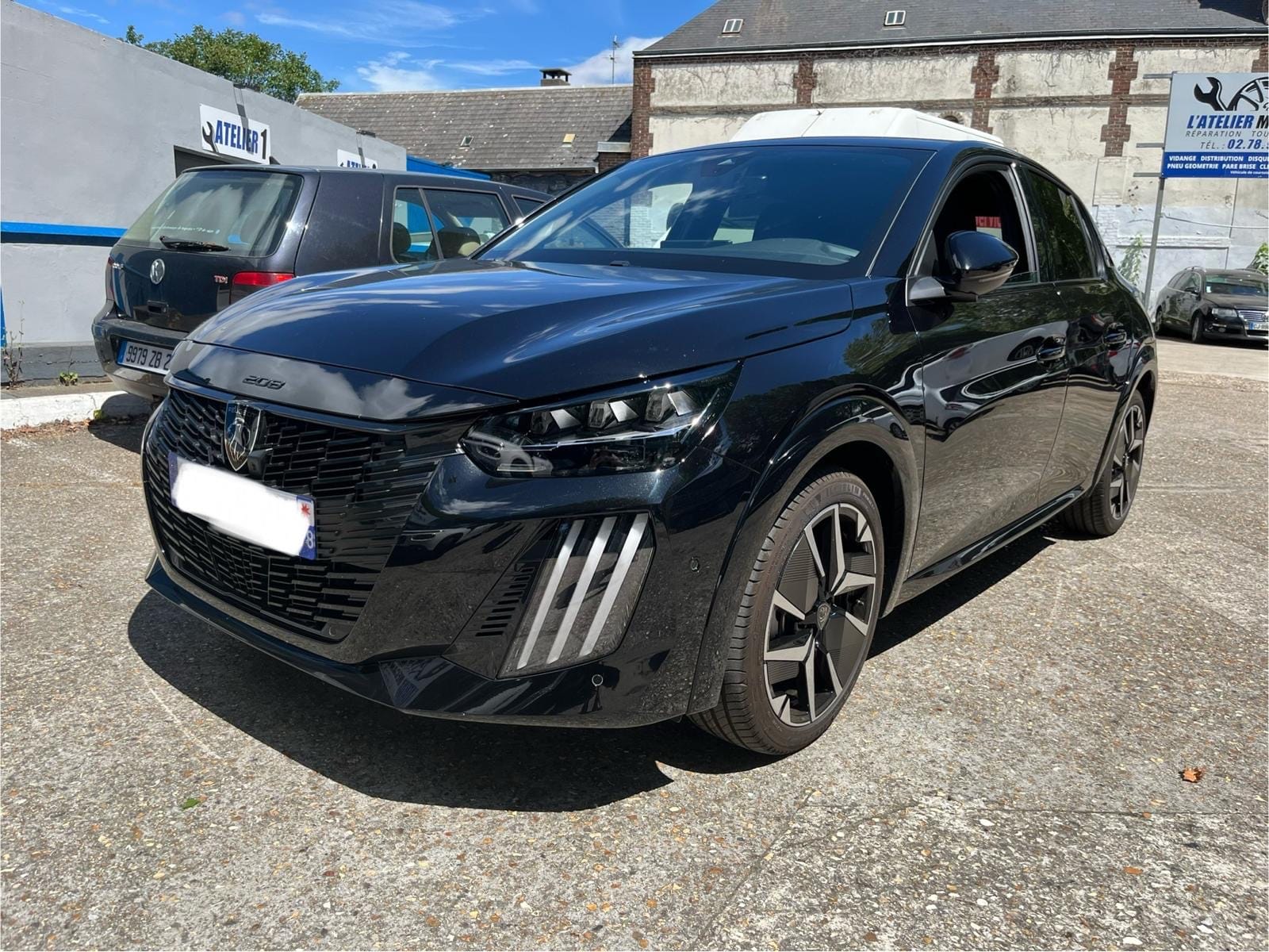 Peugeot 208 GT Line, 2024, Essence 95 / Électrique (hybride), automatique