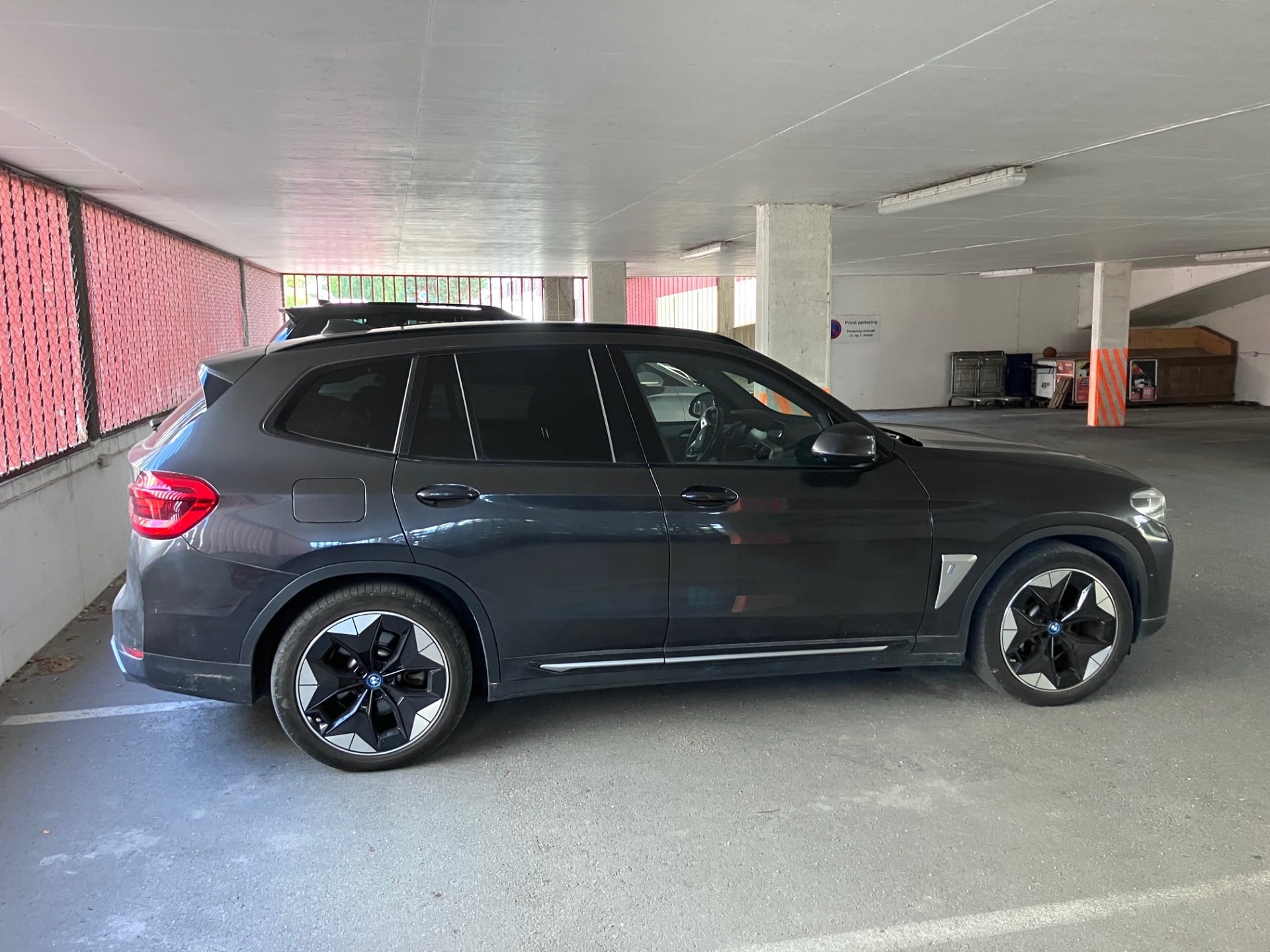 BMW ix3 med Aircondition
