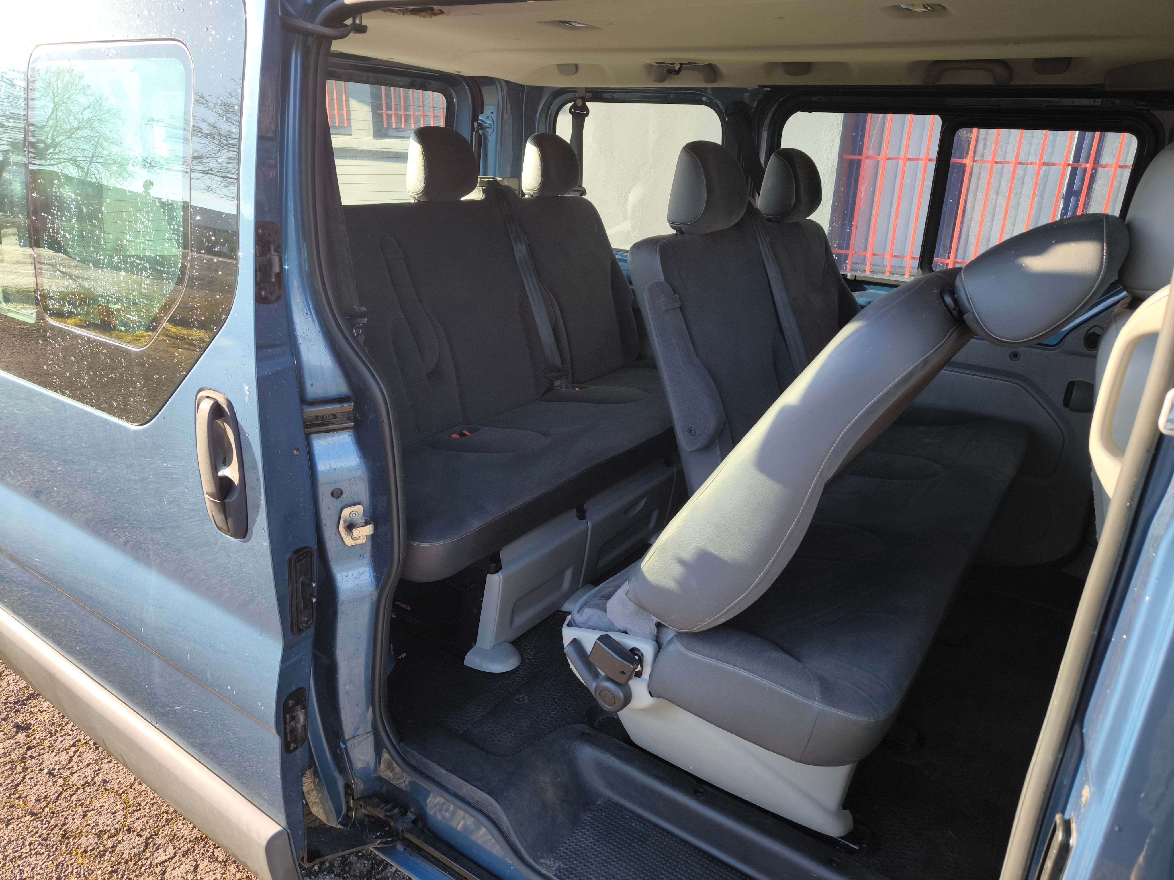 Peugeot 807 trafic 2.0 dci 115 passenger avec Pneus neige