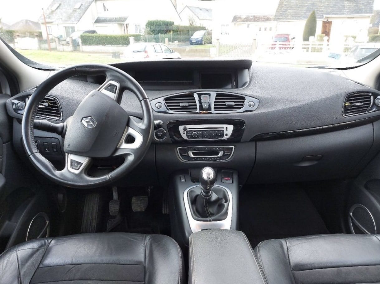 Renault Scenic 1.5 DCI 130 cv avec GPS