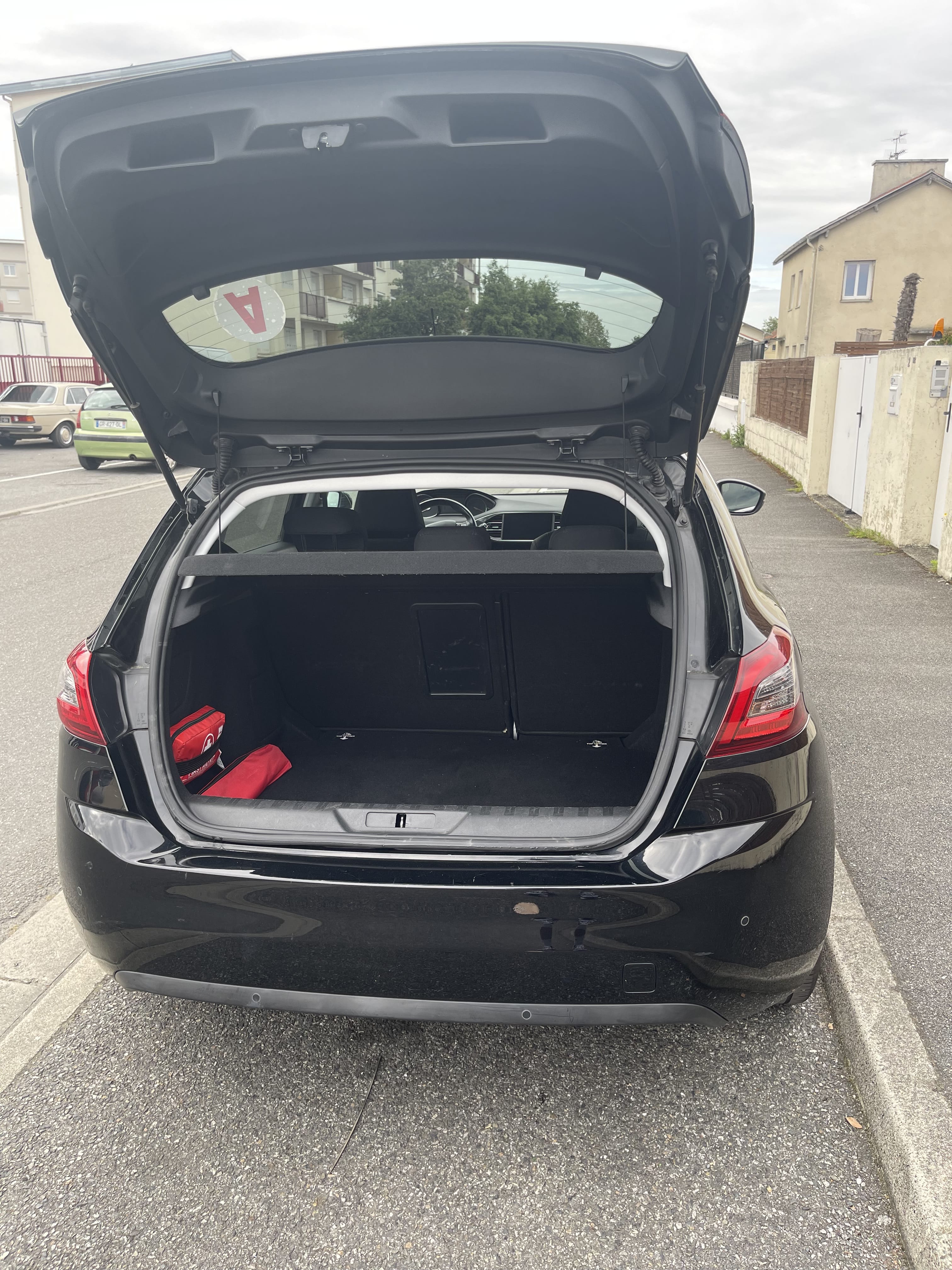 Peugeot 308 1.2 THP avec Entrée audio / iPod