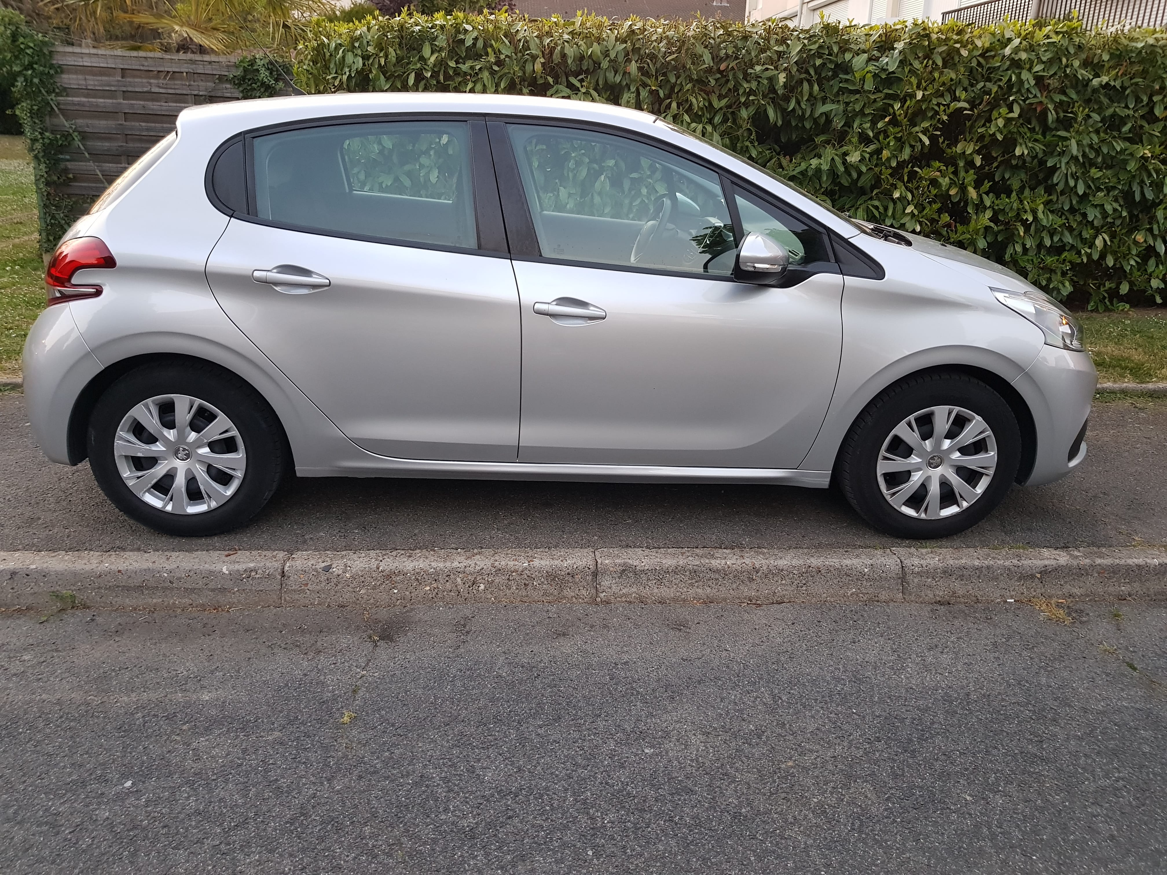 Peugeot 208 avec Climatisation