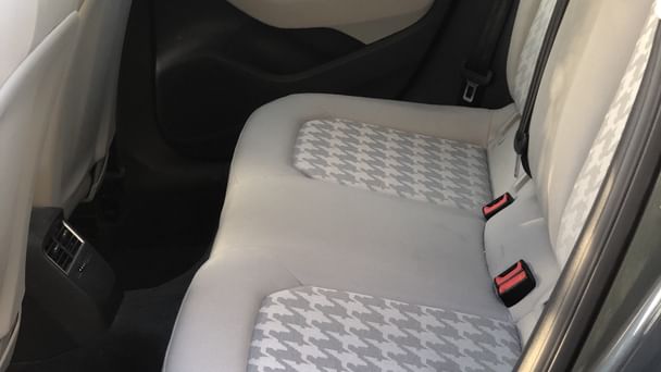 Audi A3 Sportback Louez l’Audi A3 TDI – Sportivité, Confort & Économie à Bordeaux !