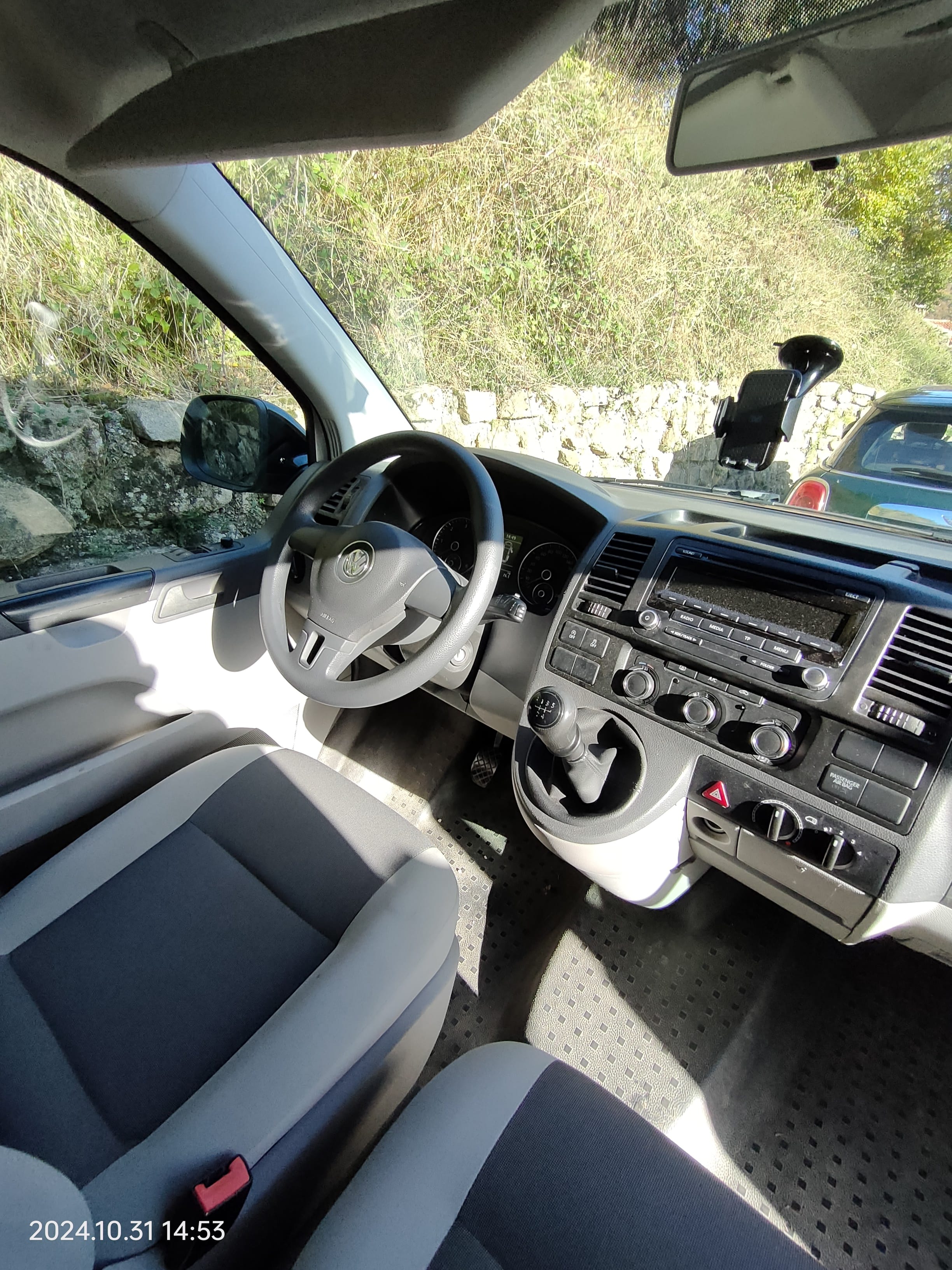 Volkswagen Transporter Combi pneu neige très grand coffre avec Attelage