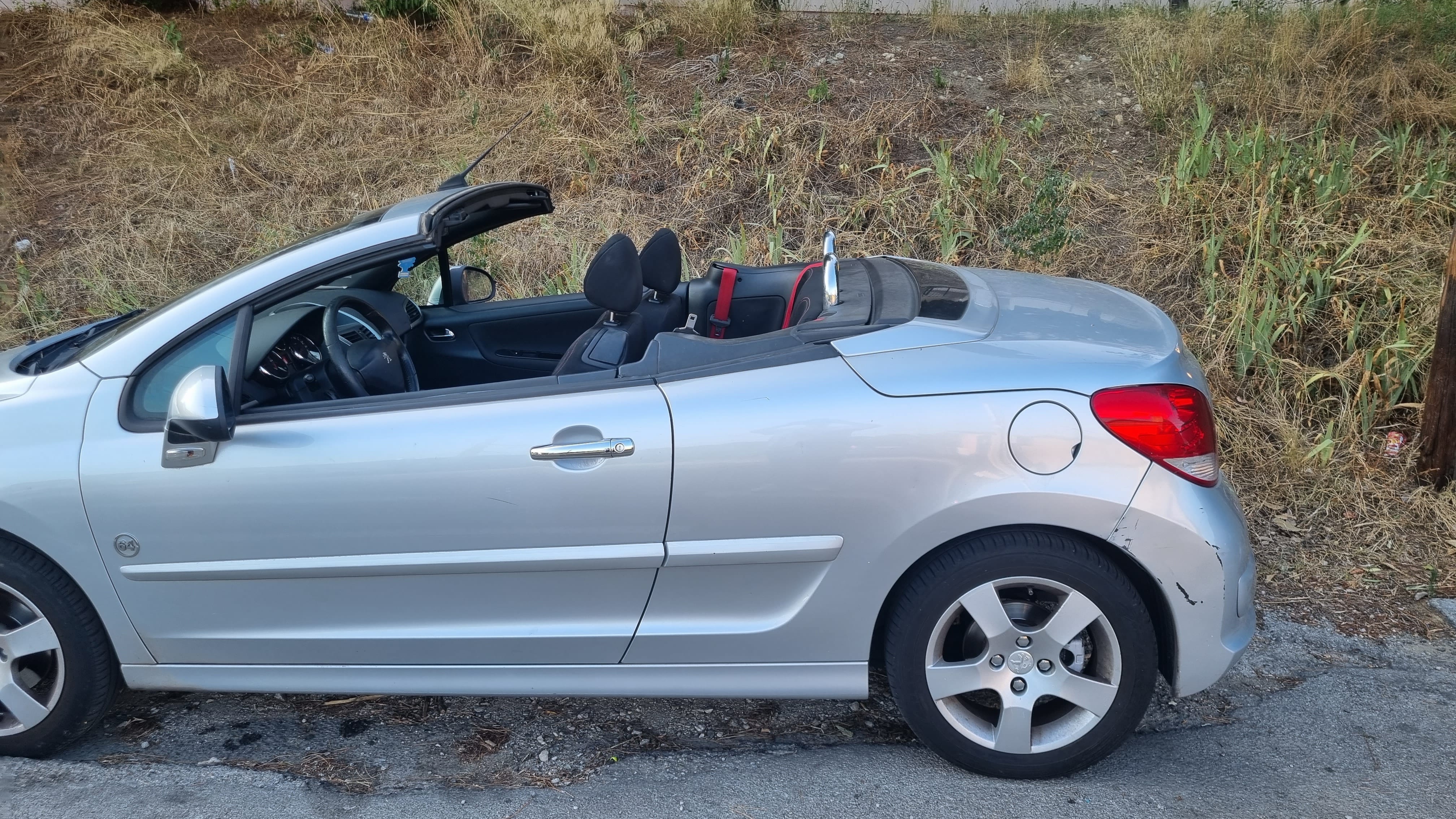 Peugeot 207 CC avec Climatisation