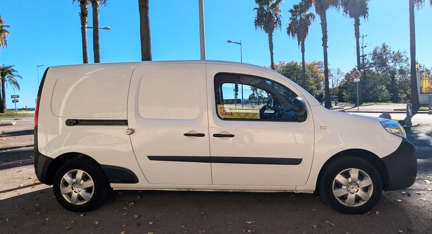 Renault Kangoo Express MAXI - Accès Direct et facile en Tram con Aire acondicionado