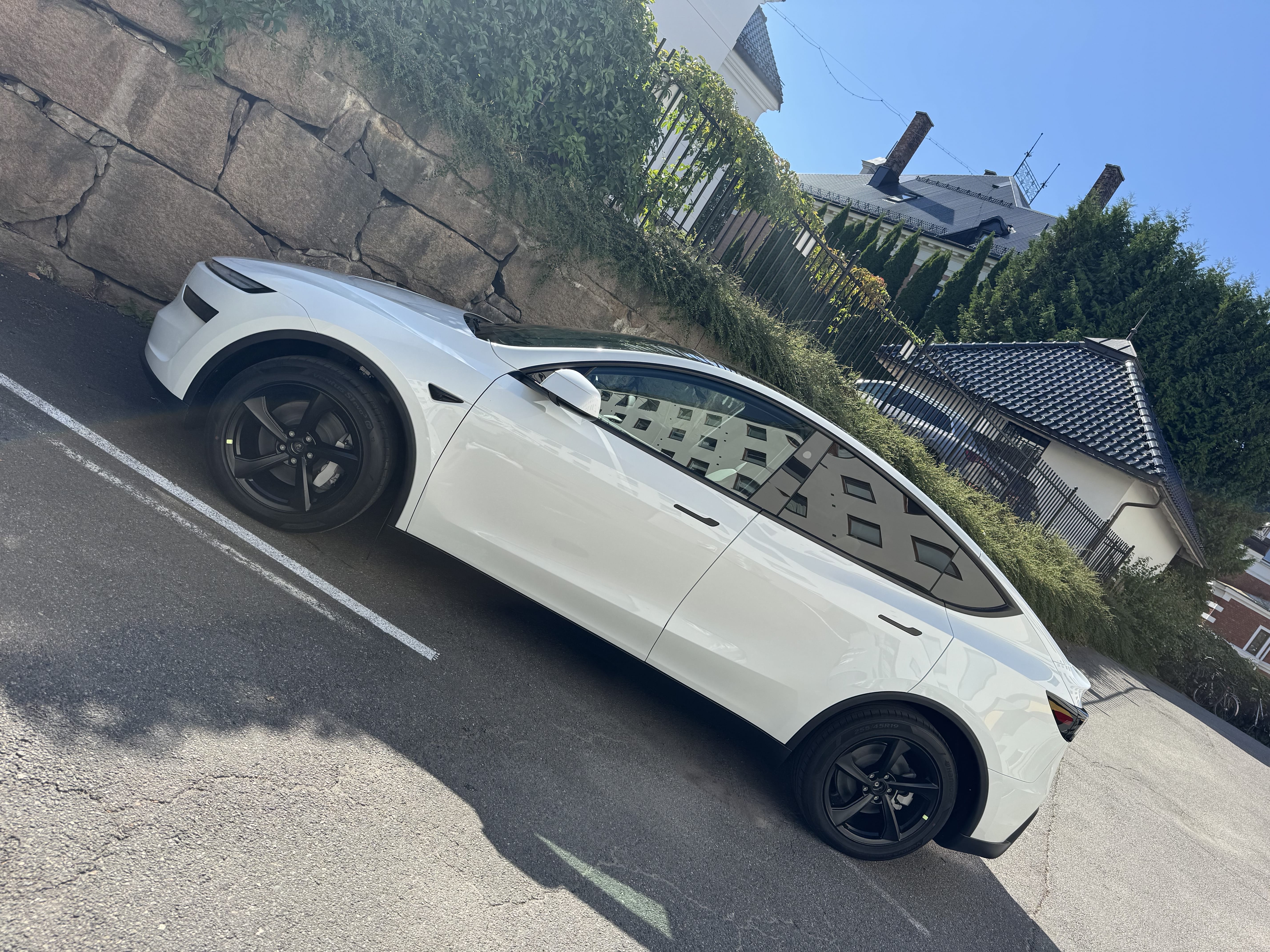 Tesla Model Y Long Range med Aircondition